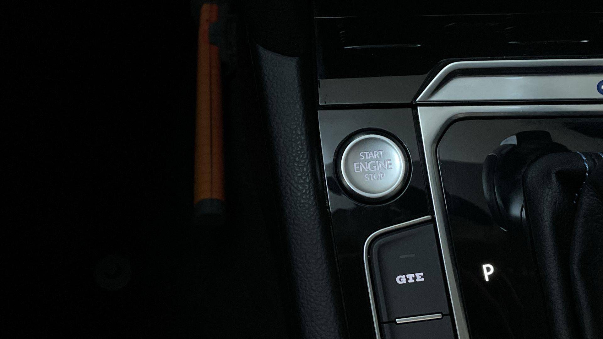 Volkswagen Passat Variant 1.4 TSI GTE Connected Series Plus Panoramadak Leder-Alcantara Camera DAB+ - 21/28