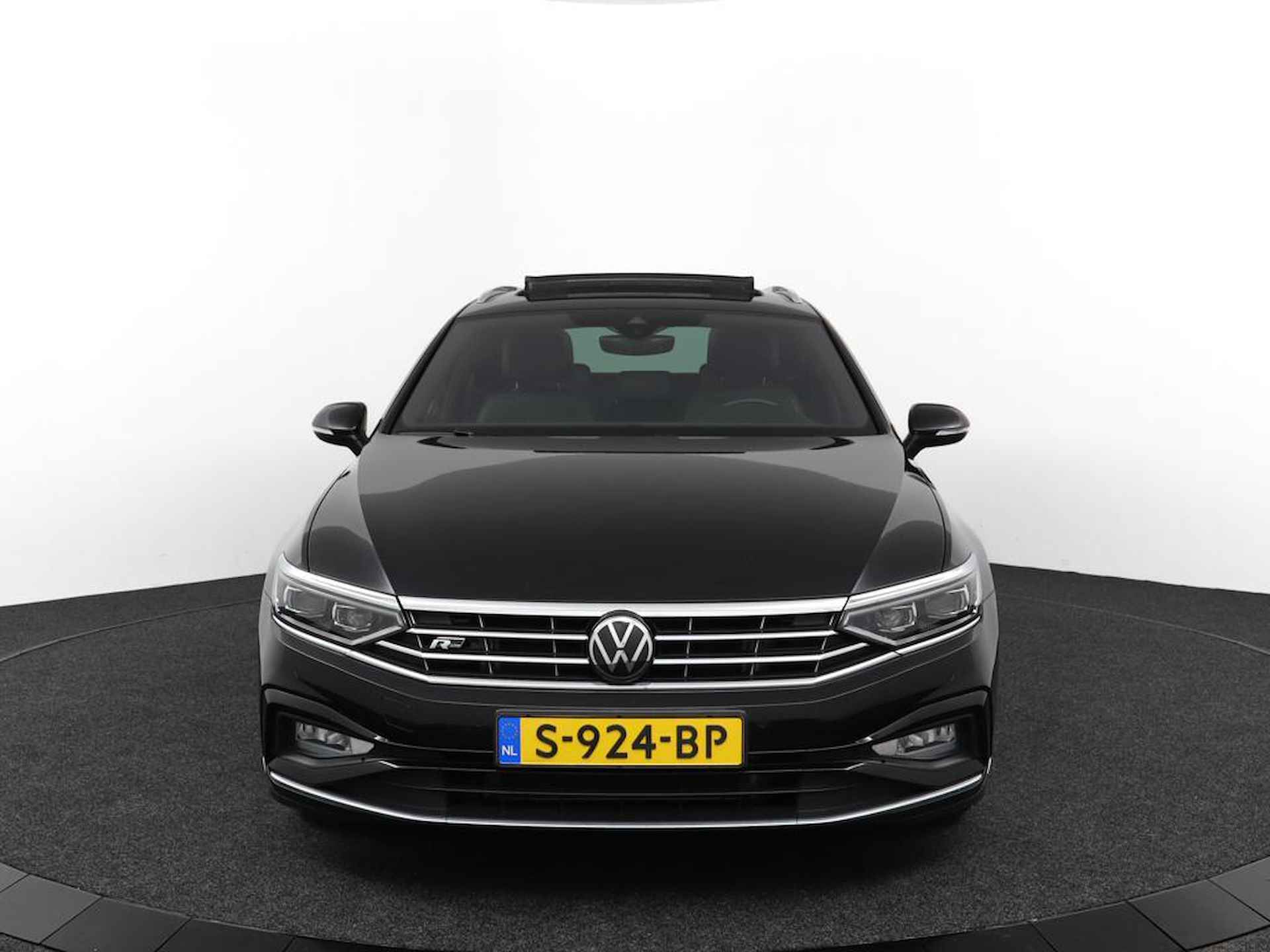 Volkswagen Passat Variant 1.5 TSI 150Pk automaat R-Line Business + - 12/49