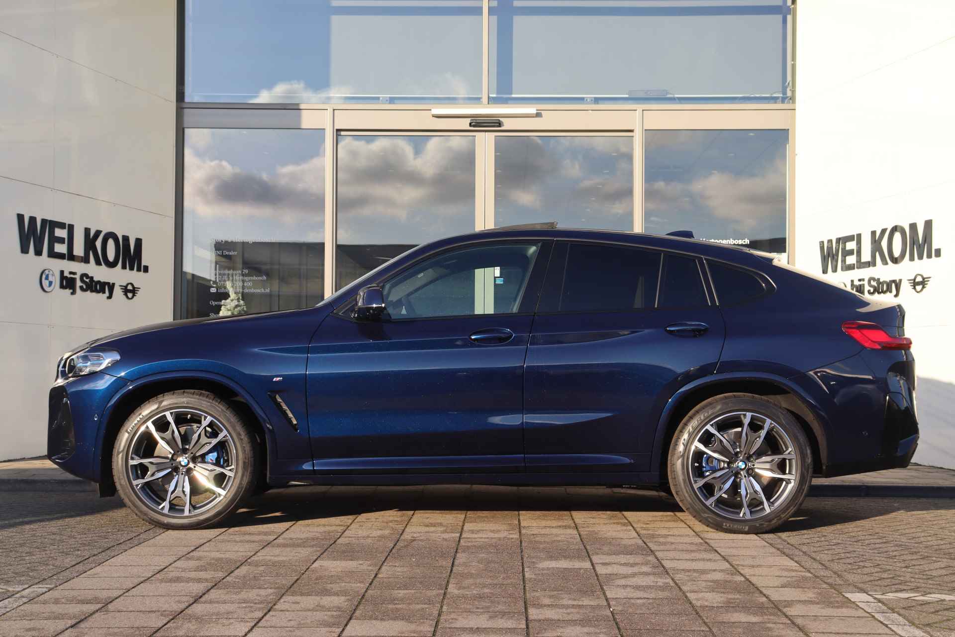 BMW X4 xDrive30i High Executive M Sport Automaat / Panoramadak / Trekhaak / Sportstoelen / Stoelverwarming / Laserlight / Head-Up / Harman Kardon / Live Cockpit Professional - 6/42