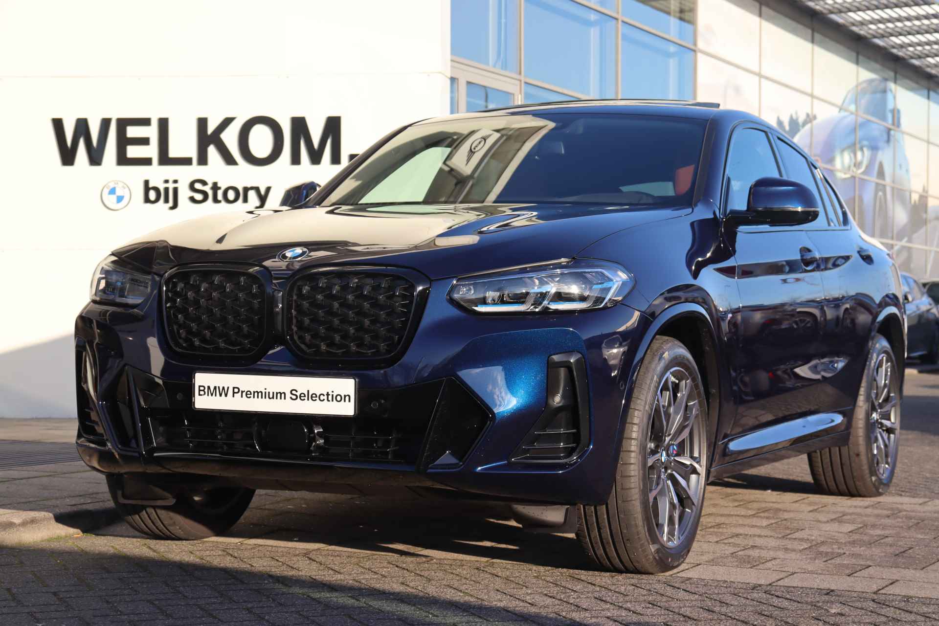 BMW X4 xDrive30i High Executive M Sport Automaat / Panoramadak / Trekhaak / Sportstoelen / Stoelverwarming / Laserlight / Head-Up / Harman Kardon / Live Cockpit Professional - 7/42