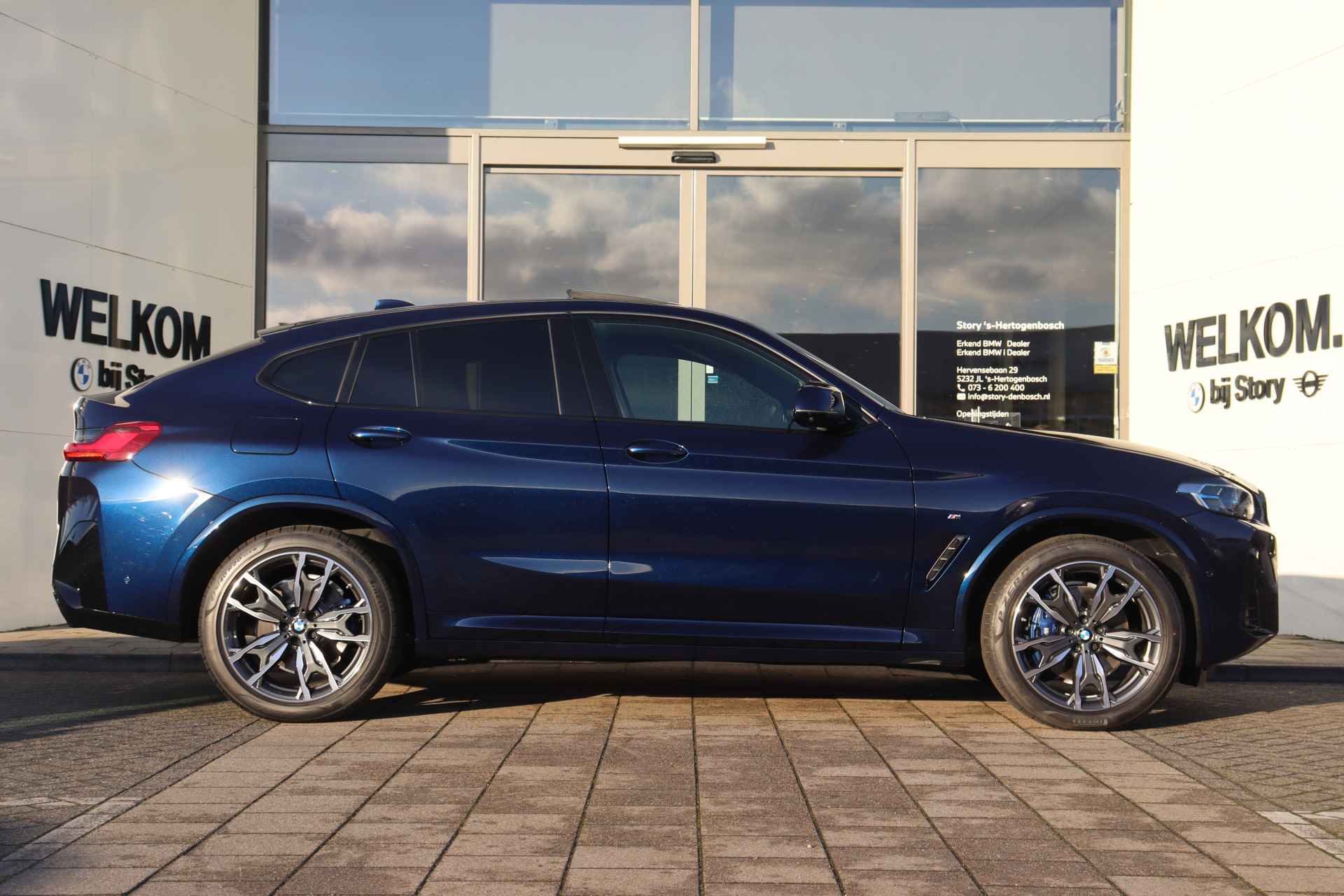 BMW X4 xDrive30i High Executive M Sport Automaat / Panoramadak / Trekhaak / Sportstoelen / Stoelverwarming / Laserlight / Head-Up / Harman Kardon / Live Cockpit Professional - 12/42