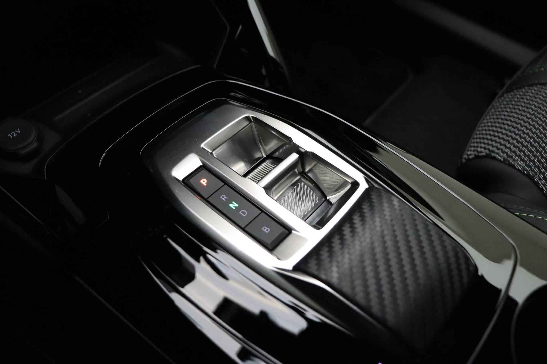 Peugeot e-2008 EV GT 54 kWh | Lichtmetalen Velgen | Voor/Achter Camera | Dodehoek Detectie | Cruise Control | 3D Cockpit | - 20/40