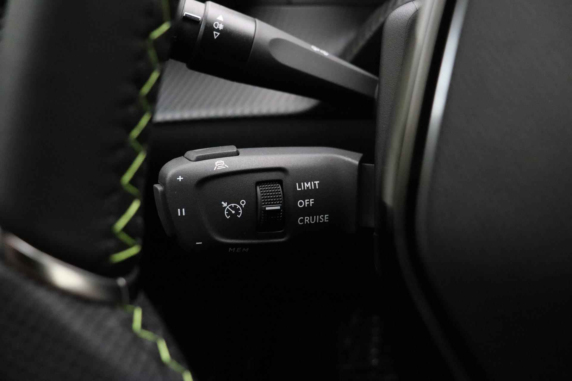 Peugeot e-2008 EV GT 54 kWh | Lichtmetalen Velgen | Voor/Achter Camera | Dodehoek Detectie | Cruise Control | 3D Cockpit | - 31/40