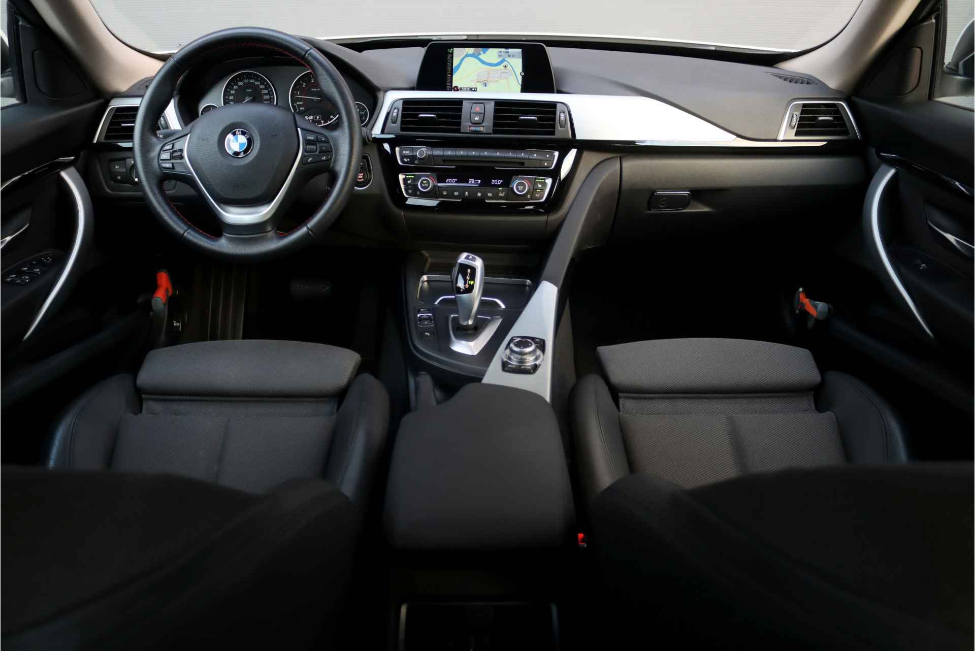 BMW 3-serie Gran Turismo 320i Centennial High Executive Aut8, Sport Line, Comfort-toegang, Camera, Head-up Display, Memory, Stoelverwarming, Cruise Control, Navigatie Business, Sfeerverlichting, Adaptive LED, Etc. - 3/40