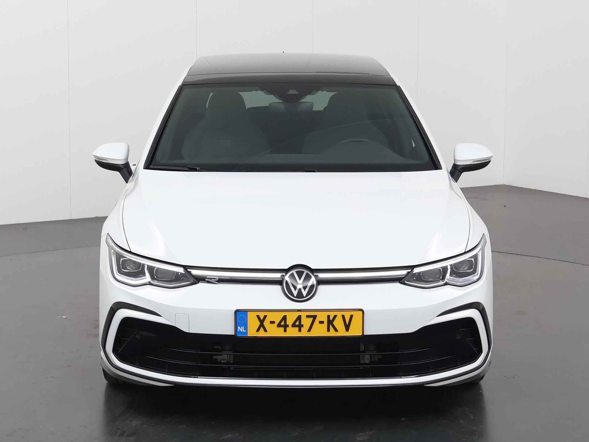 Volkswagen Golf 1.5 eTSI R-Line Business | Panoramadak | Navigatie | Climate Control | Parkeercamera | Stoelverwarming | DAB  | - 4/52