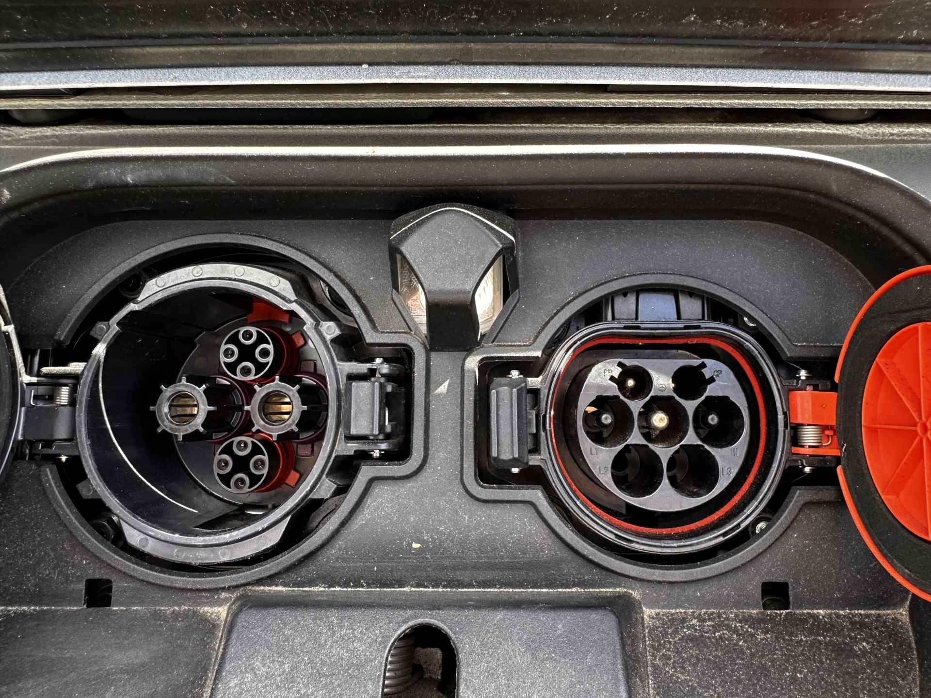 Nissan LEAF Tekna 40 kWh / 360° Camera / ProPILOT /  Stoel/Stuurverwarming / Lederen bekleding / BOSE audio / Navigatie / - 26/37