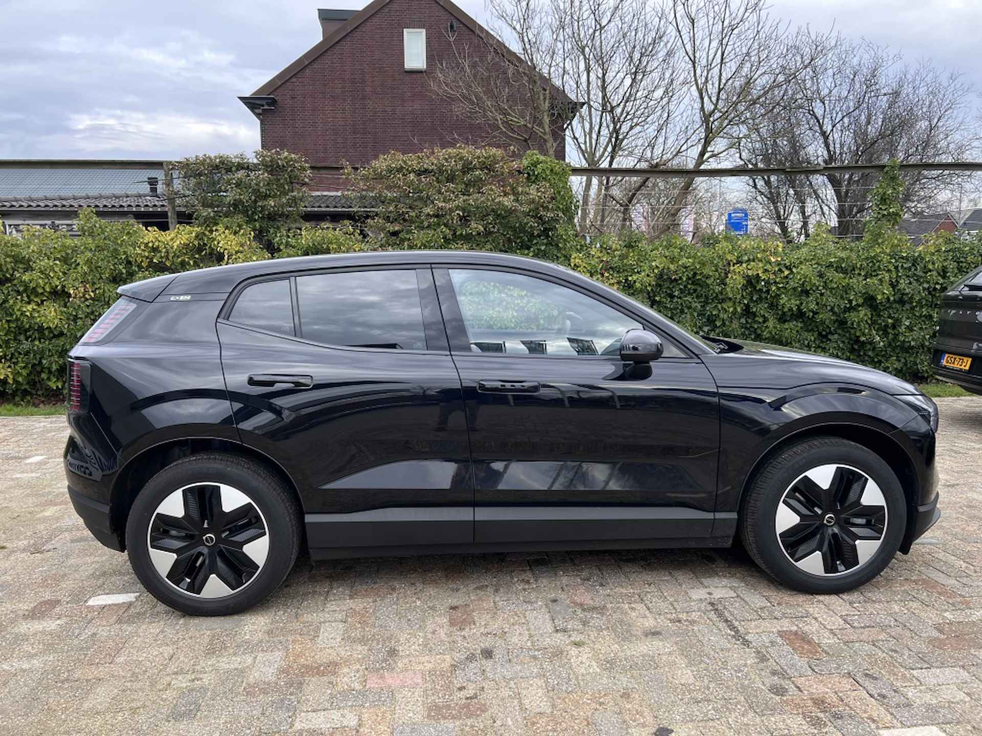 Volvo EX30 Single Core 51 kWh | Black pack | Stoel-/Stuurverwarming | - 6/23