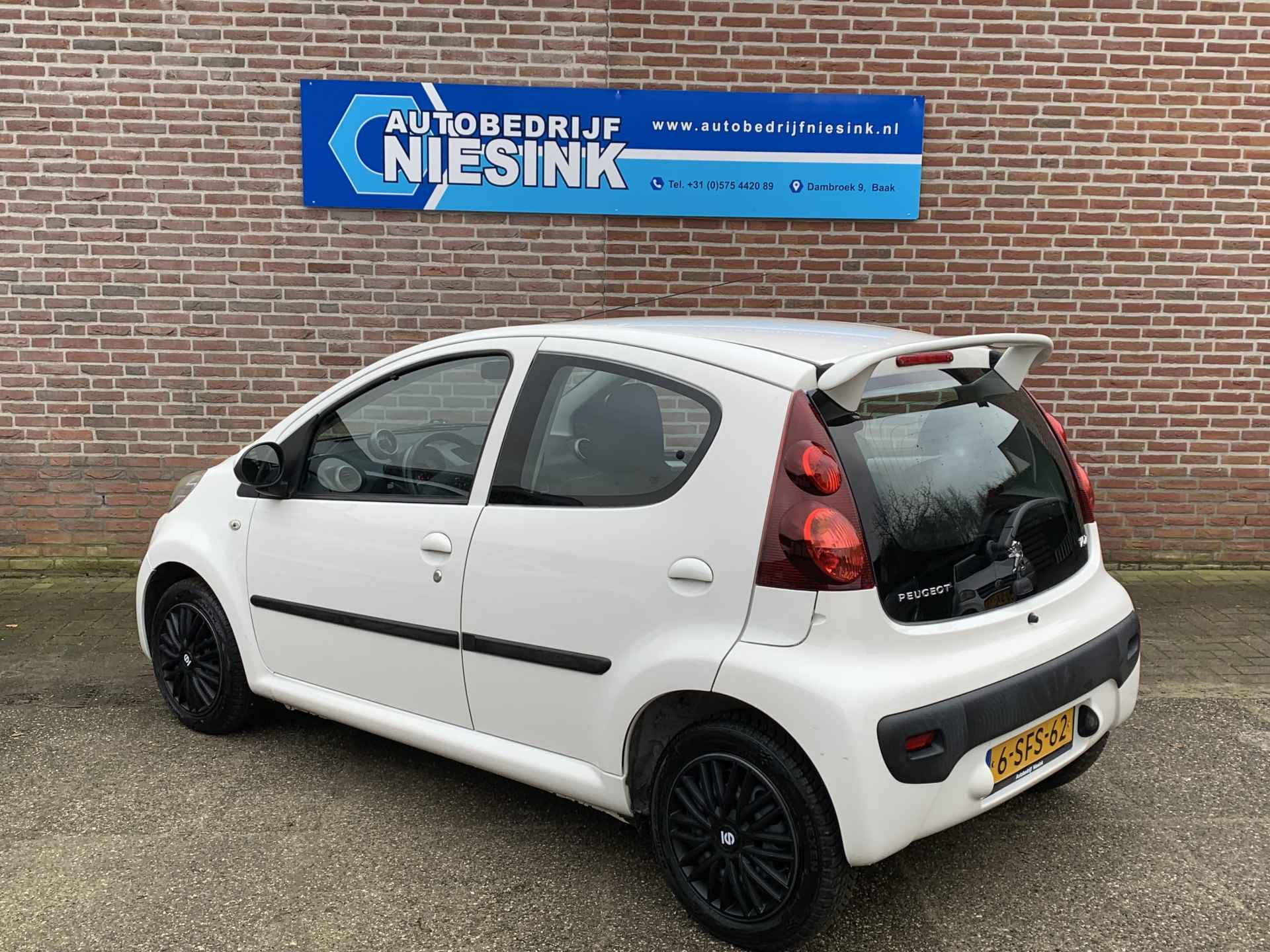 Peugeot 107 1.0 Active - 9/29