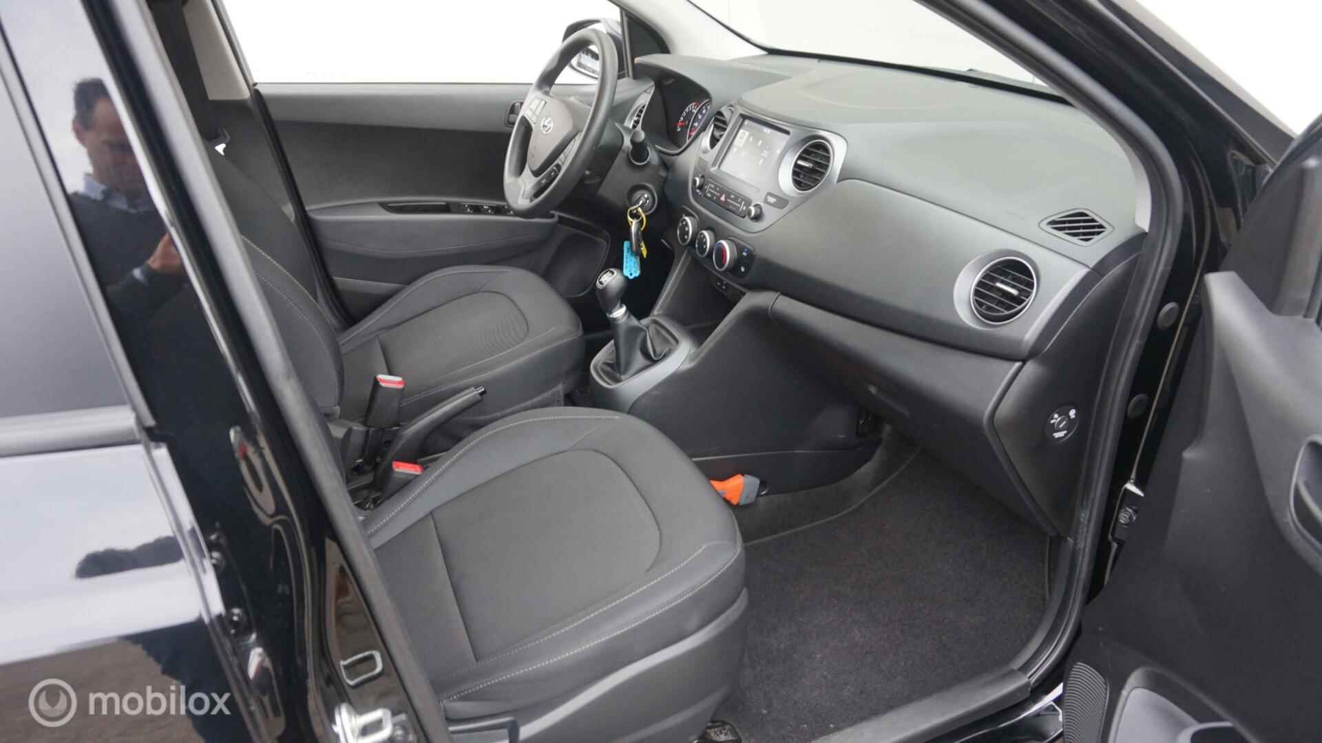 Hyundai i10 1.0i Comfort Smart Navigatie | Cruise Control | PDC | Airconditioning - 11/36