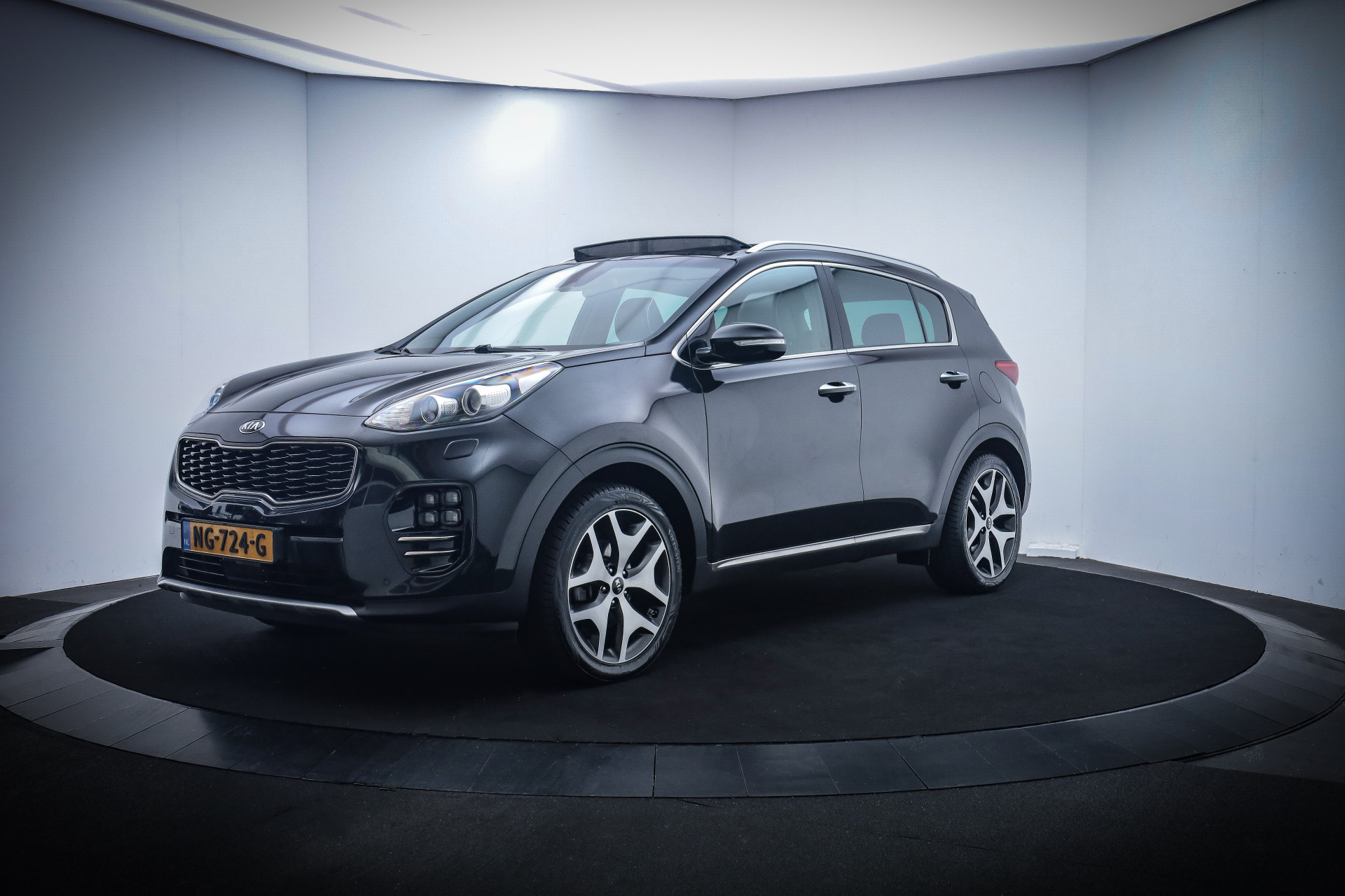 Kia Sportage 1.6 T-GDI GT-Line PlusLine 177PK PANO/LEDER/JBL AUDIO/STOELVERW+KOELING/CAMERA/CARPLAY/NAVI/AFN TREKHAAK/XENON/LMV 19''