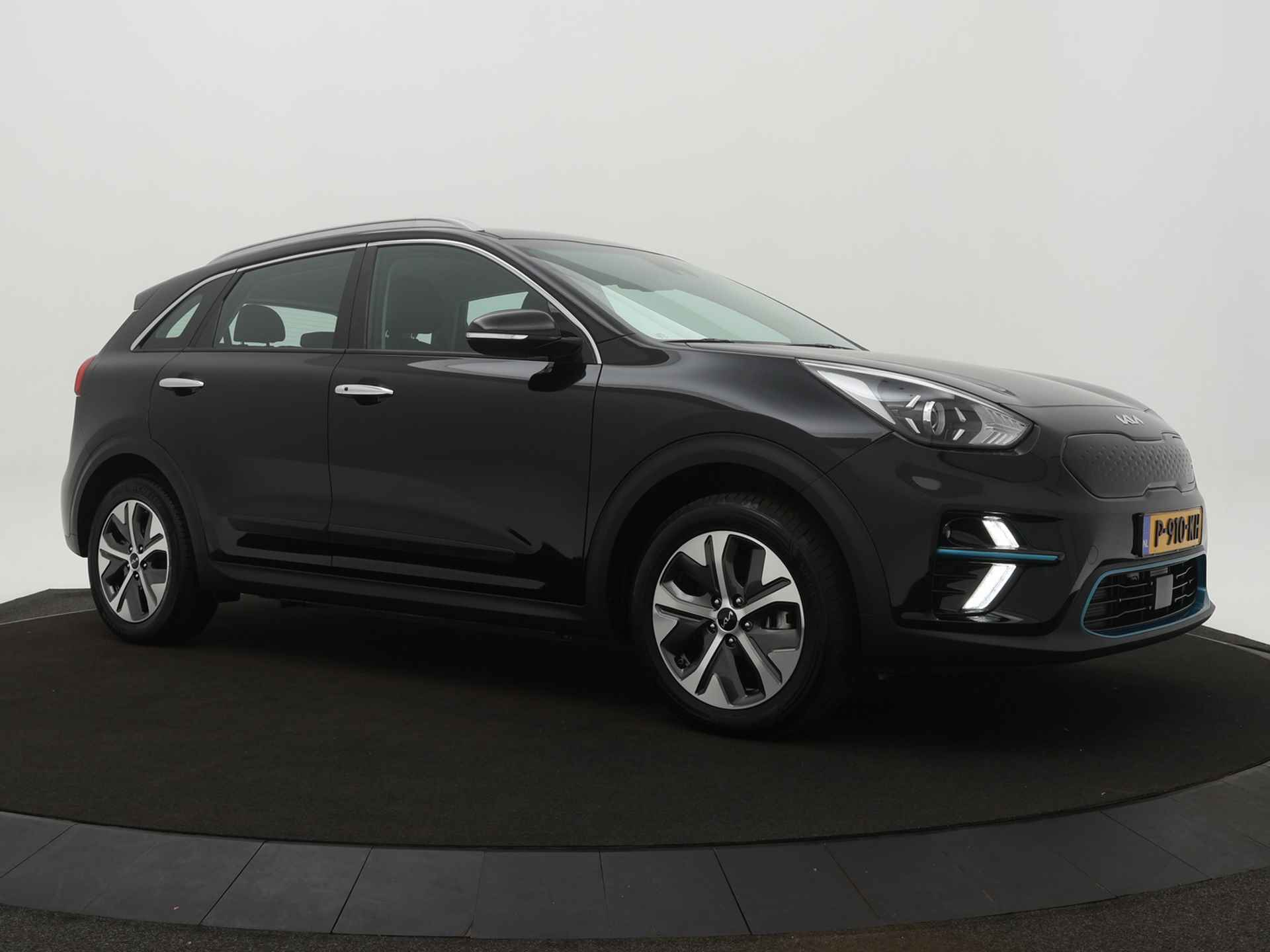 Kia e-Niro DynamicLine 64 kWh *€2000 Subsidie beschikbaar* - 3 Fase - CarPlay/Android Auto - Adaptieve Cruise Control - Navigatie Fabrieksgarantie tot 04-2029 - 10/49