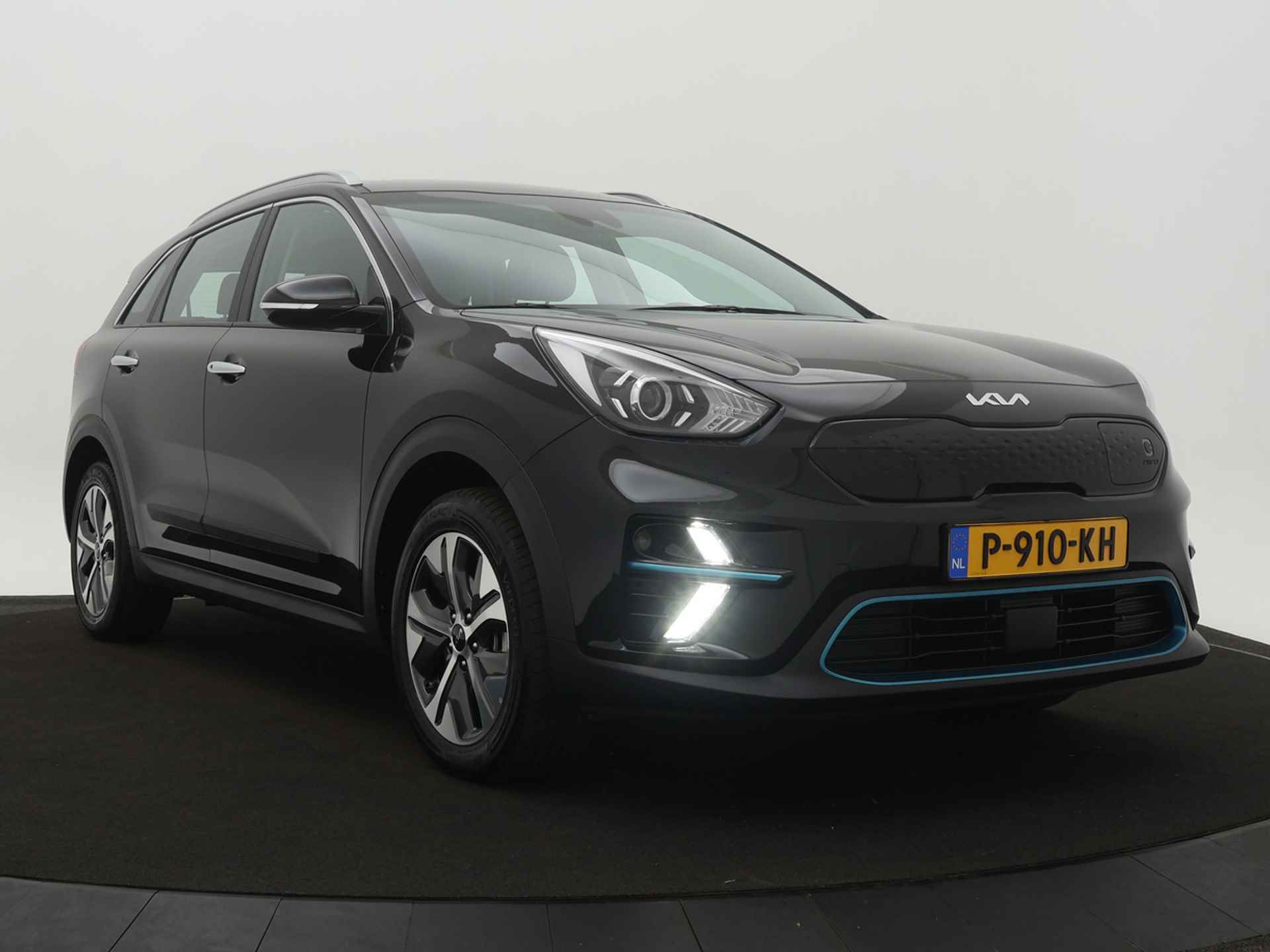 Kia e-Niro DynamicLine 64 kWh *€2000 Subsidie beschikbaar* - 3 Fase - CarPlay/Android Auto - Adaptieve Cruise Control - Navigatie Fabrieksgarantie tot 04-2029 - 11/49