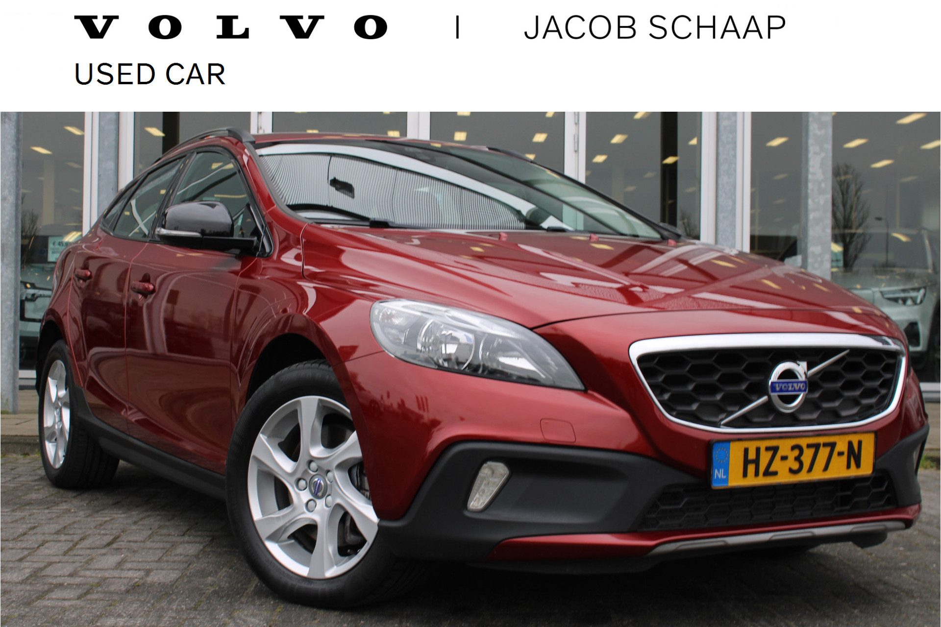 Volvo V40 Cross Country 2.0 T3 Summum | Verw. Voorstoelen | Trekhaak | Clima | Leder | 17" LMV | Navi