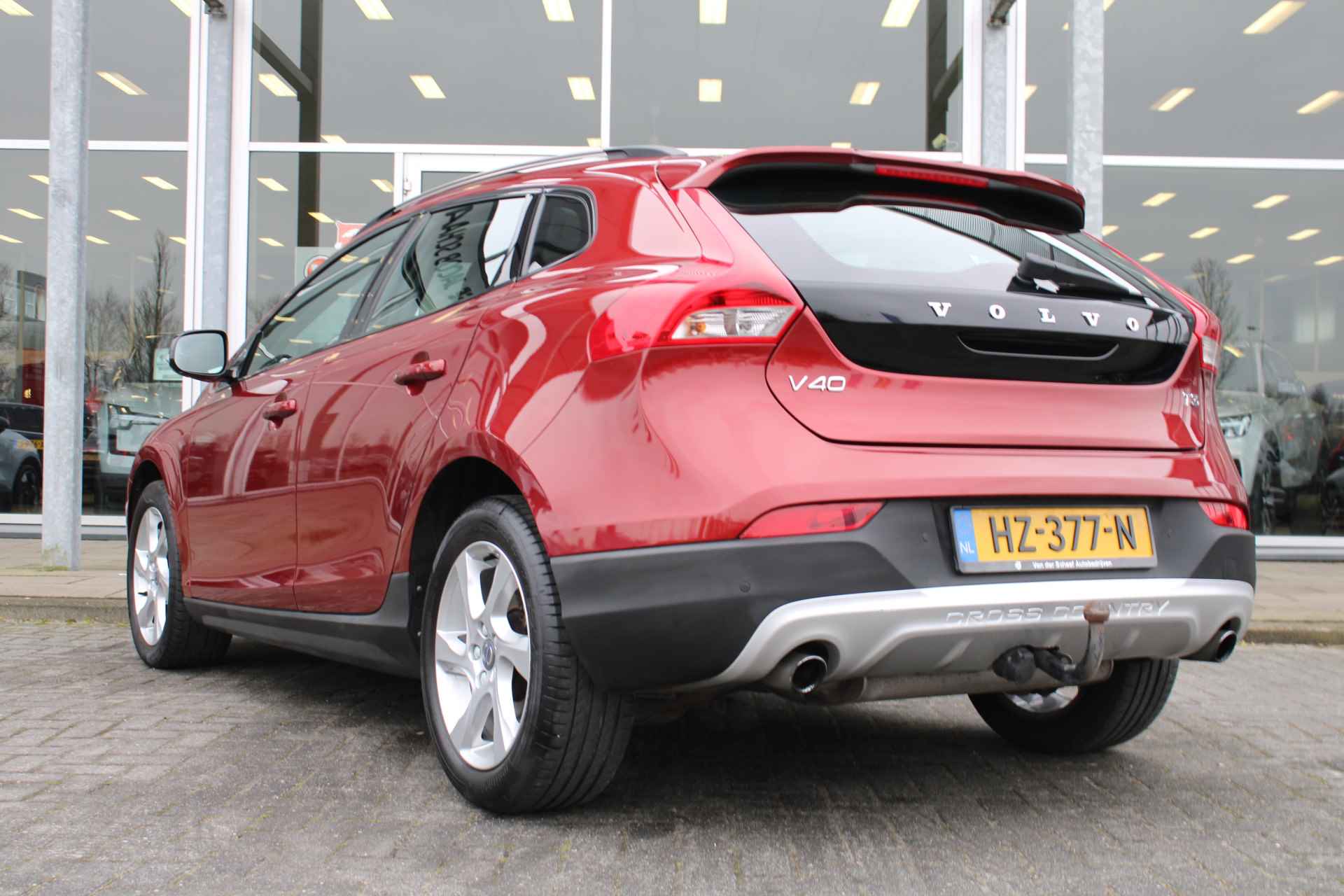 Volvo V40 Cross Country 2.0 T3 Summum | Verw. Voorstoelen | Trekhaak | Clima | Leder | 17" LMV | Navi - 3/68