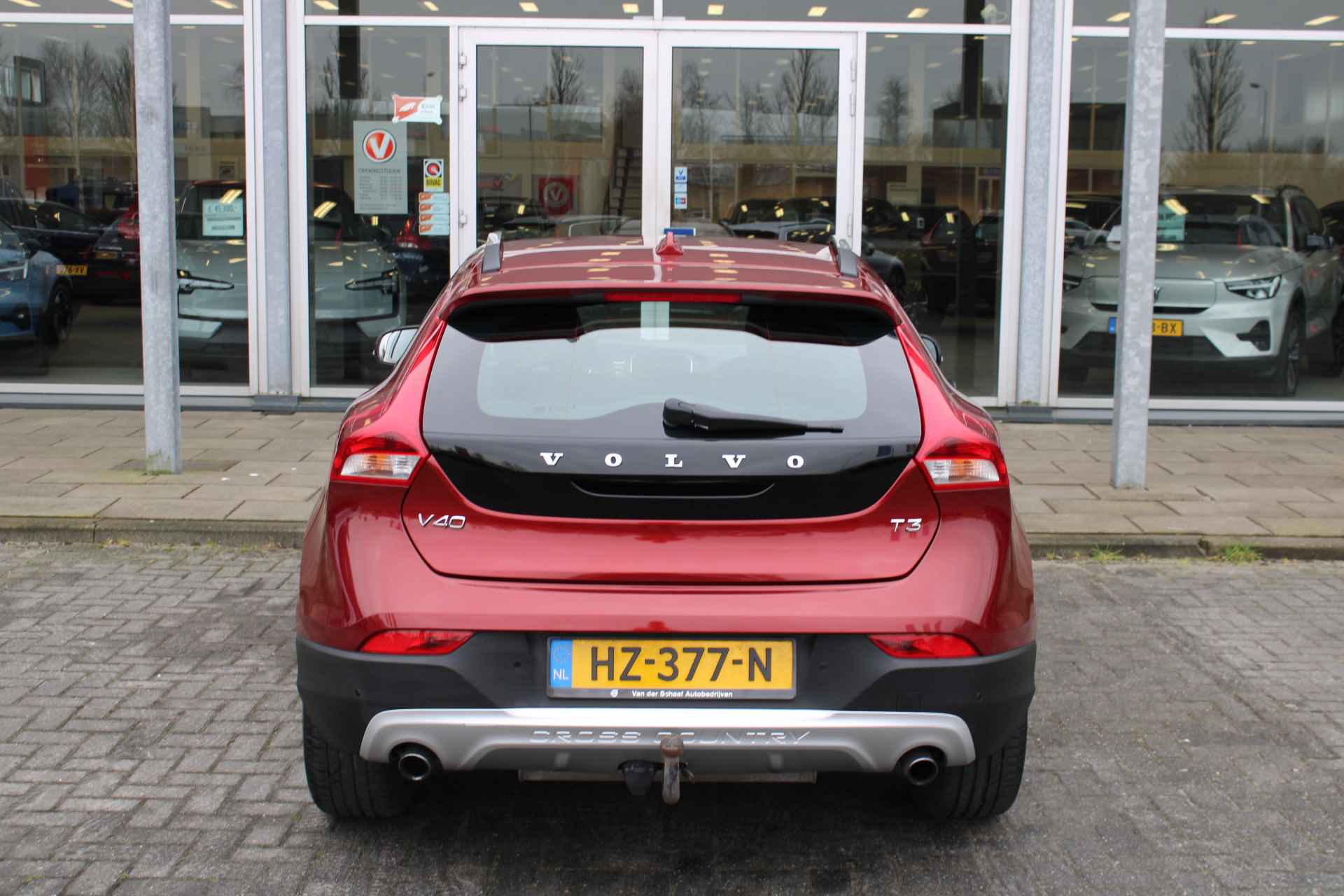 Volvo V40 Cross Country 2.0 T3 Summum | Verw. Voorstoelen | Trekhaak | Clima | Leder | 17" LMV | Navi - 35/68