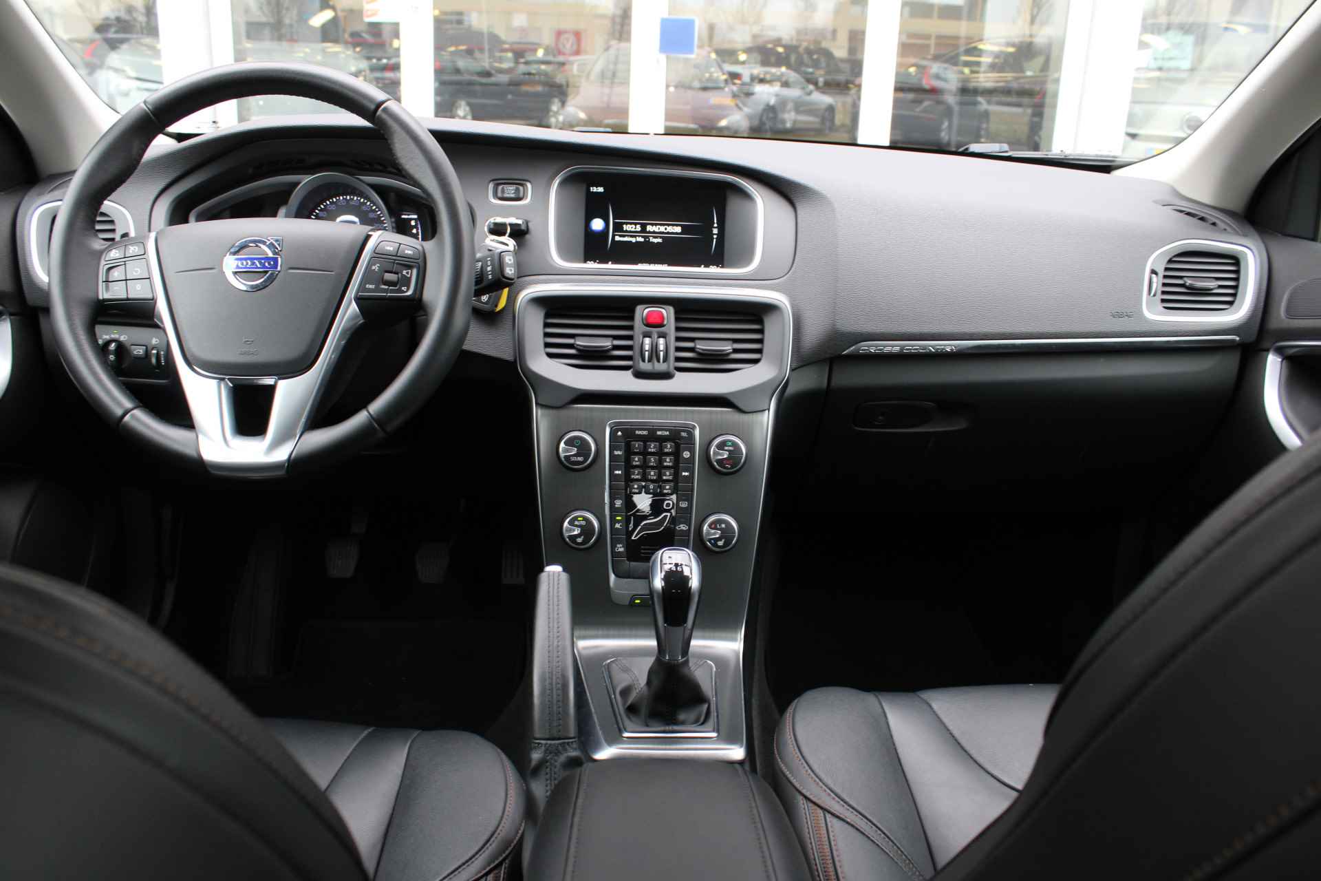 Volvo V40 Cross Country 2.0 T3 Summum | Verw. Voorstoelen | Trekhaak | Clima | Leder | 17" LMV | Navi - 39/68