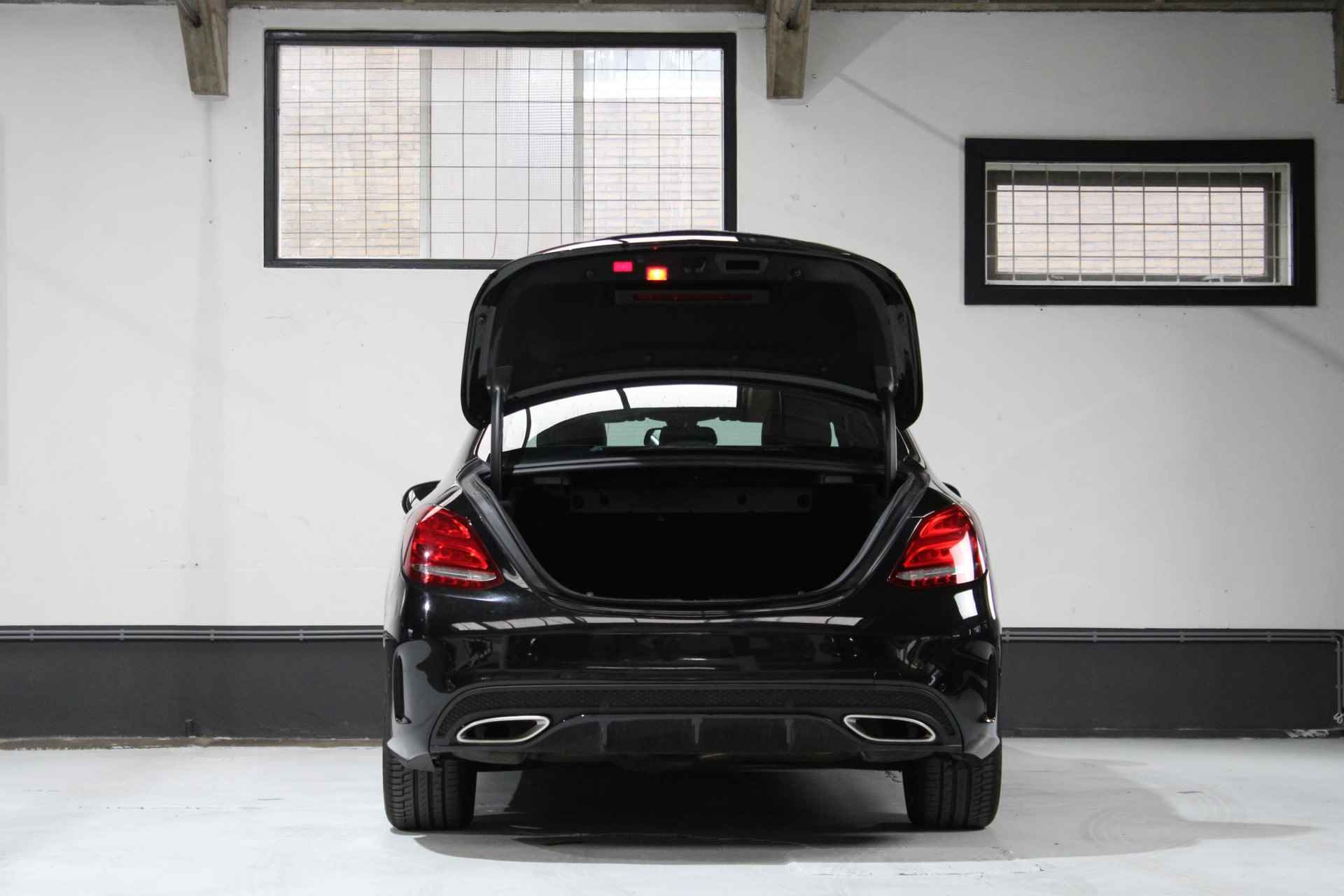 Mercedes-Benz C-klasse 180 Prestige | AMG | Stoelverwarming | Leder | Elektr. achterklep | NL Auto | - 10/23