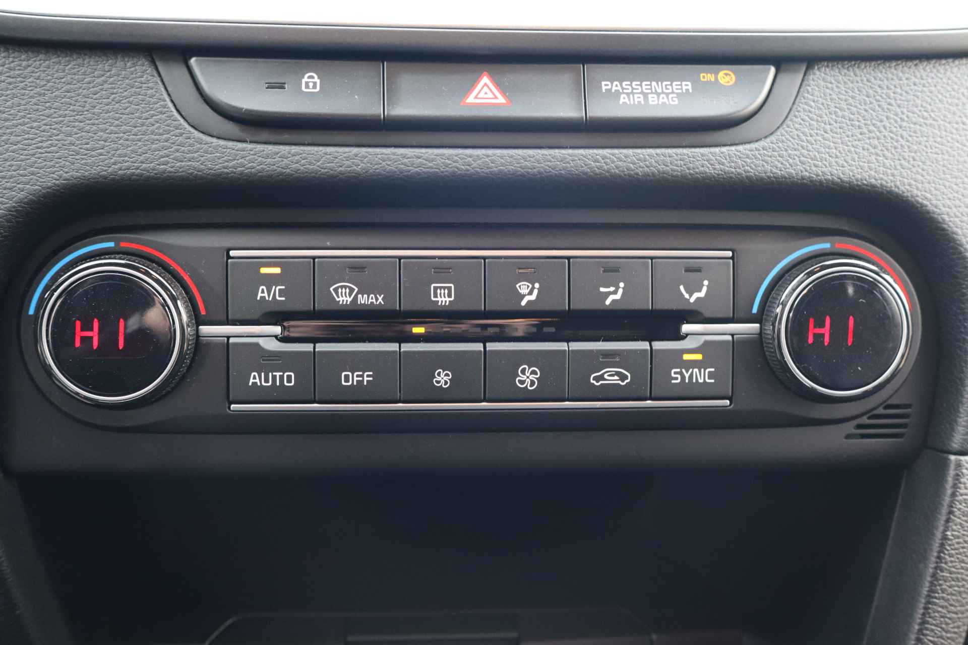 Kia Ceed Sportswagon 1.0 T-GDi ComfortLine NL-Auto!! Camera I Climate -- BEVRIJDINGSDAG GEOPEND VAN 11.00 T/M 15.00 UUR -- - 17/29