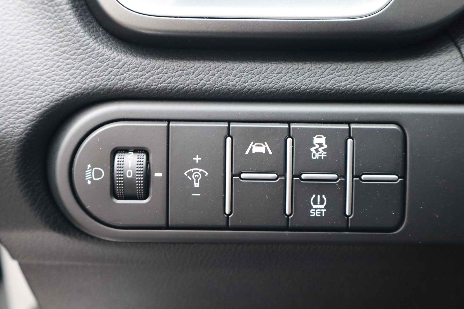 Kia Ceed Sportswagon 1.0 T-GDi ComfortLine NL-Auto!! Camera I Climate -- BEVRIJDINGSDAG GEOPEND VAN 11.00 T/M 15.00 UUR -- - 23/29