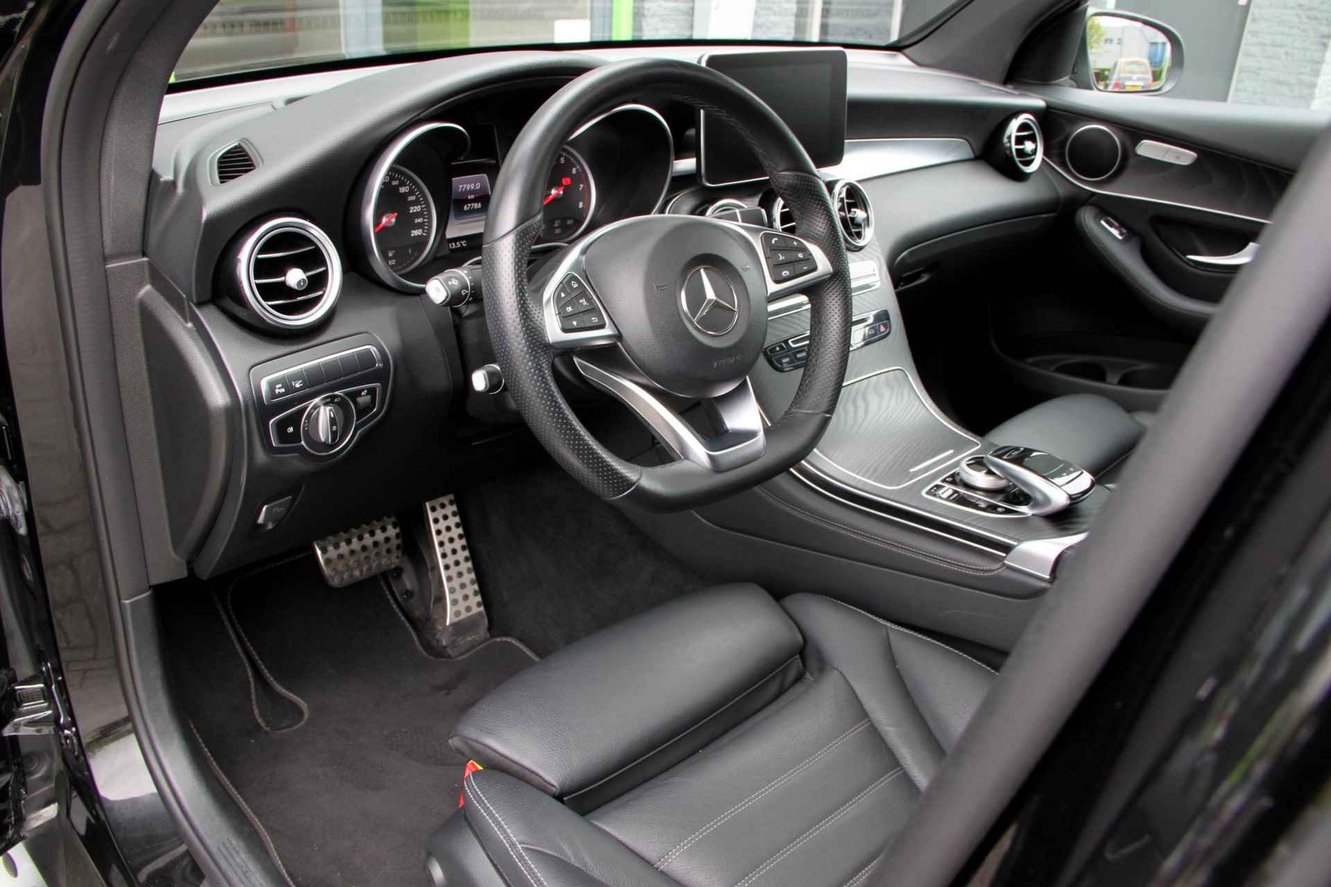 Mercedes-Benz GLC-klasse Coupé 250 4MATIC Premium Plus / AMG PAKKET / PANODAK / 20INCH - 15/34