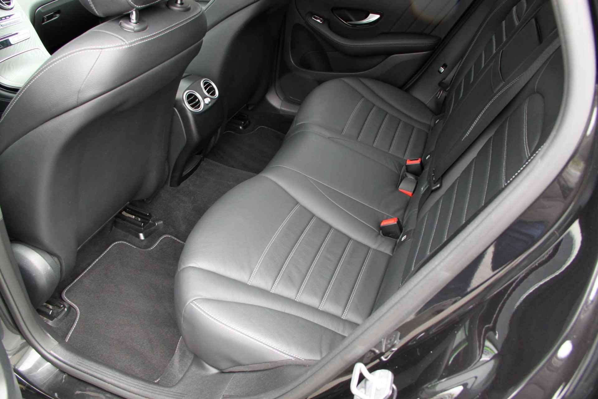 Mercedes-Benz GLC-klasse Coupé 250 4MATIC Premium Plus / AMG PAKKET / PANODAK / 20INCH - 30/34