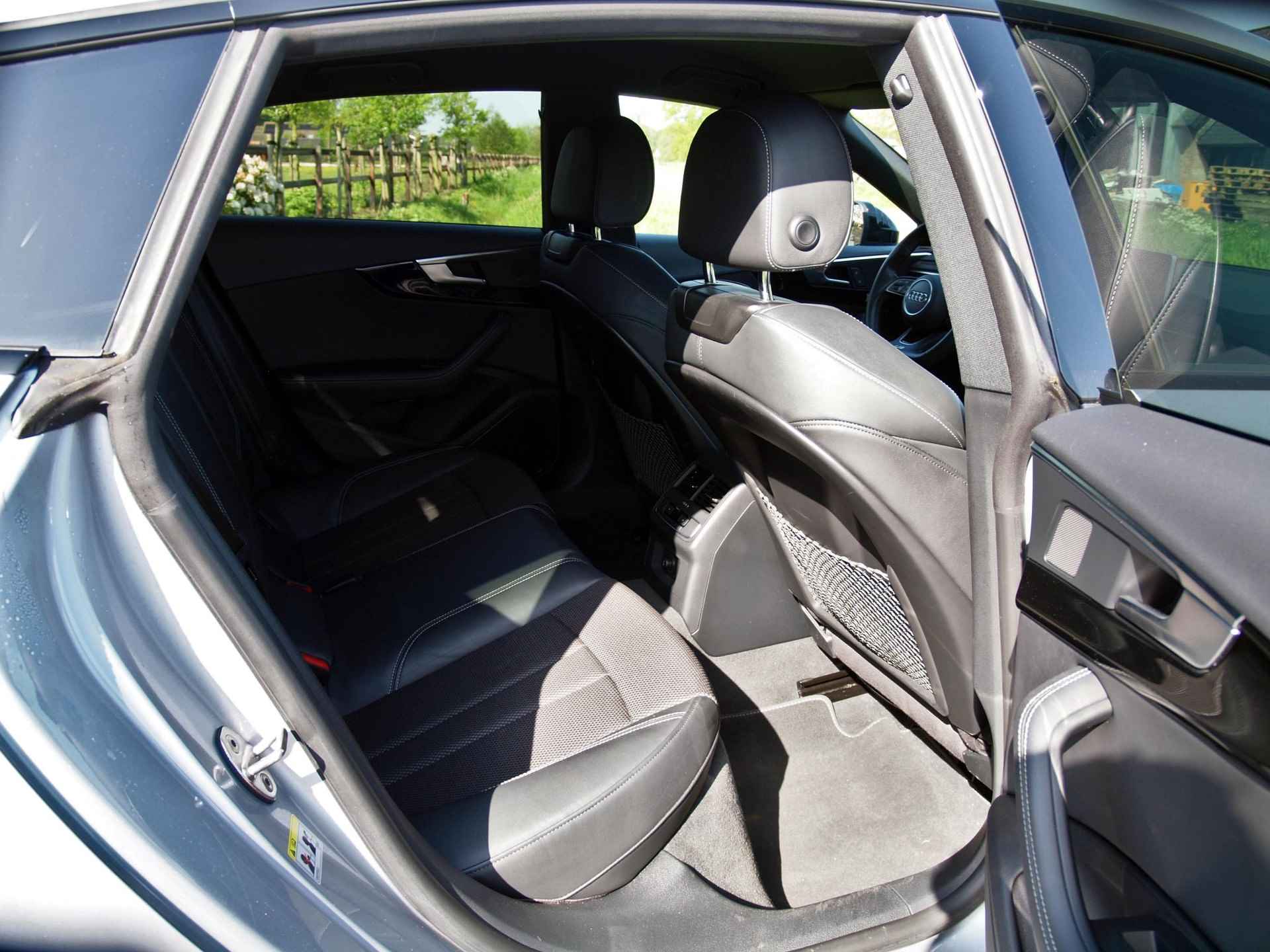 Audi A5 Sportback 35 TFSI Sport S-line black edition | 38.000km | Virtual cockpit | Full-map Navigatie - 35/39