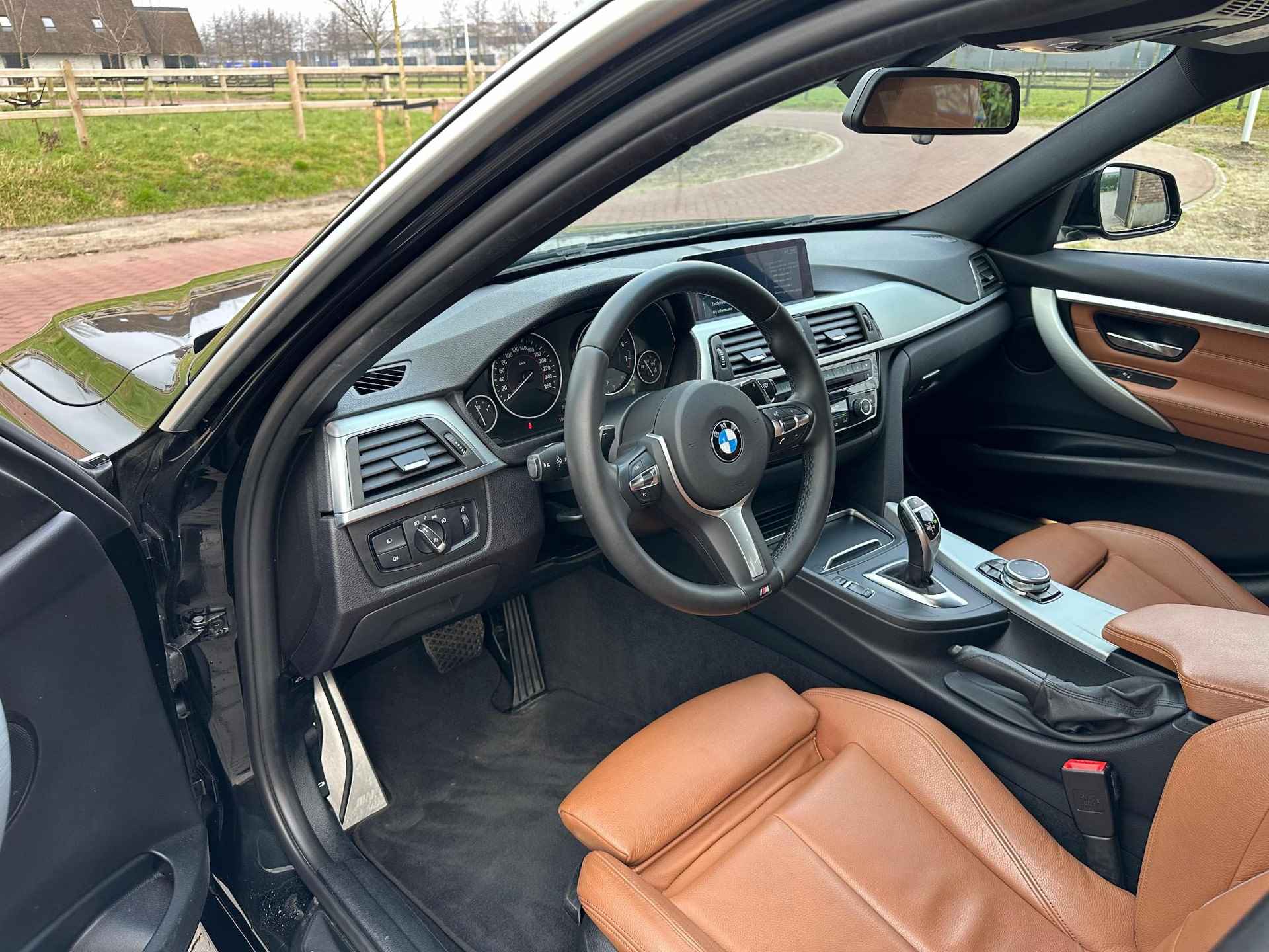 BMW 3-serie Touring 320i Centennial High Executive | M-Pakket | Panoramadak | Leder Interieur | - 3/31