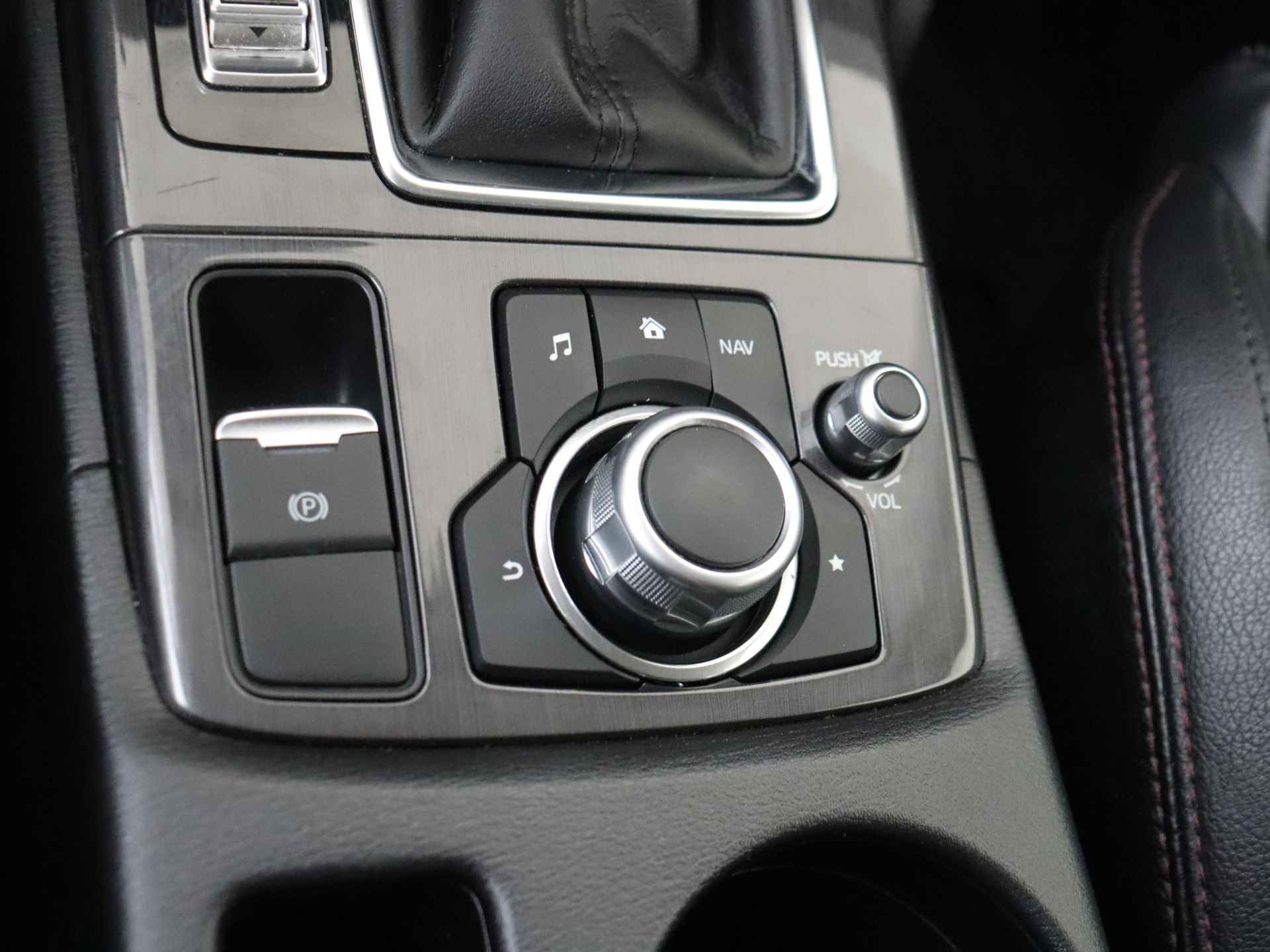 Mazda CX-5 2.0 SkyActiv-G 165 GT-M 165 pk Automaat | Leder | Navigatie | Trekhaak - 24/33