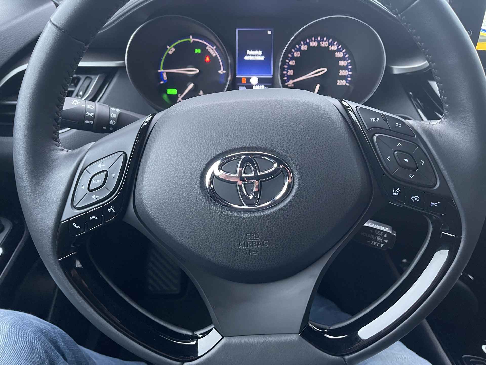 Toyota C-HR 2.0 Hybrid Dynamic 1e eigenaar / All-season banden / Apple/Android Carplay / Navi / Camera / Parkeersensoren / Keyless / Dodehoe - 23/26