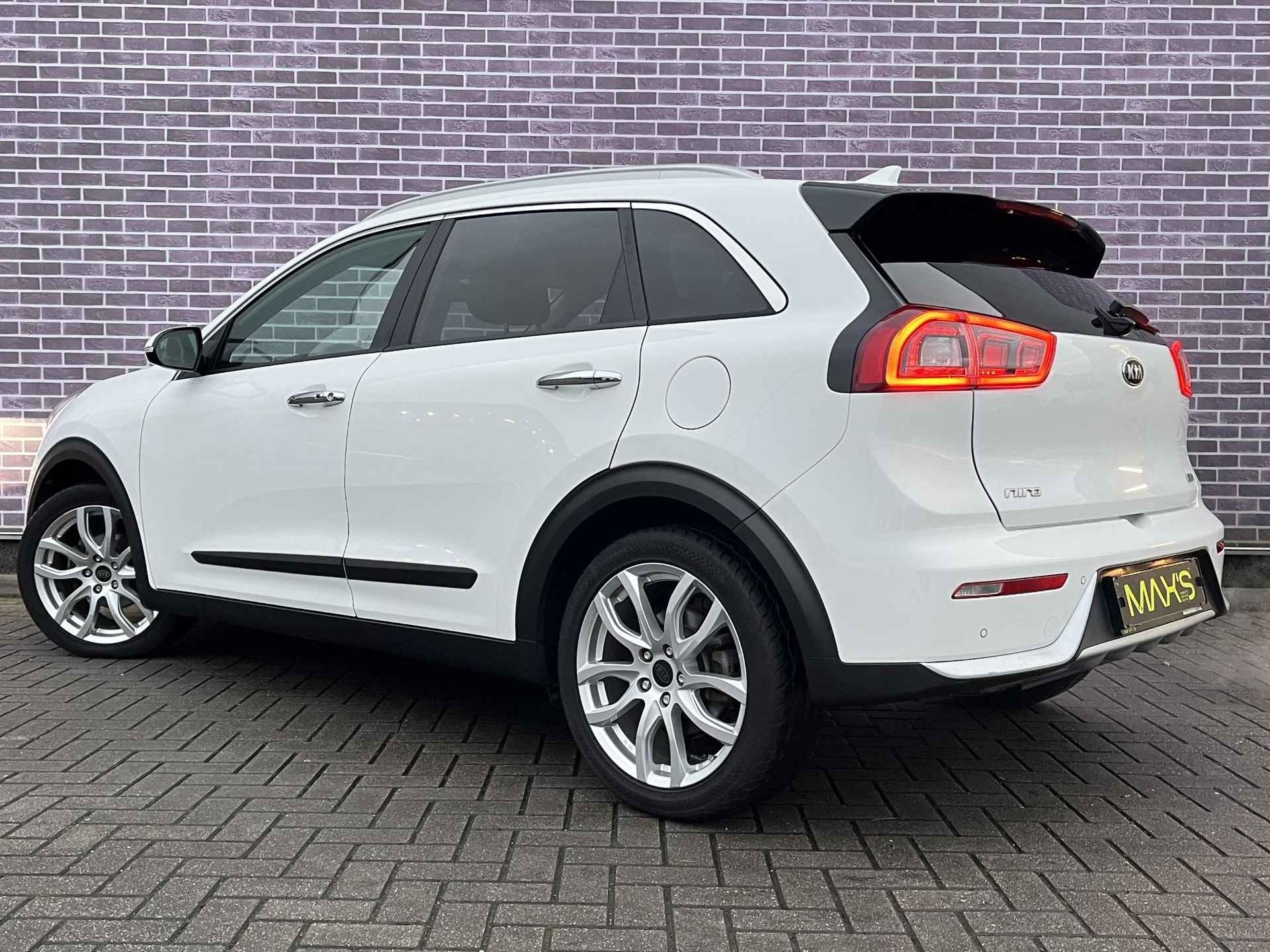 Kia Niro 1.6 GDi Hybrid DynamicPlusLine Adaptive Cruise control | Stuur/Stoelverwarming | Camera | Navigatie | Winterset | Volledige Onderhoud | PDC | - 15/33