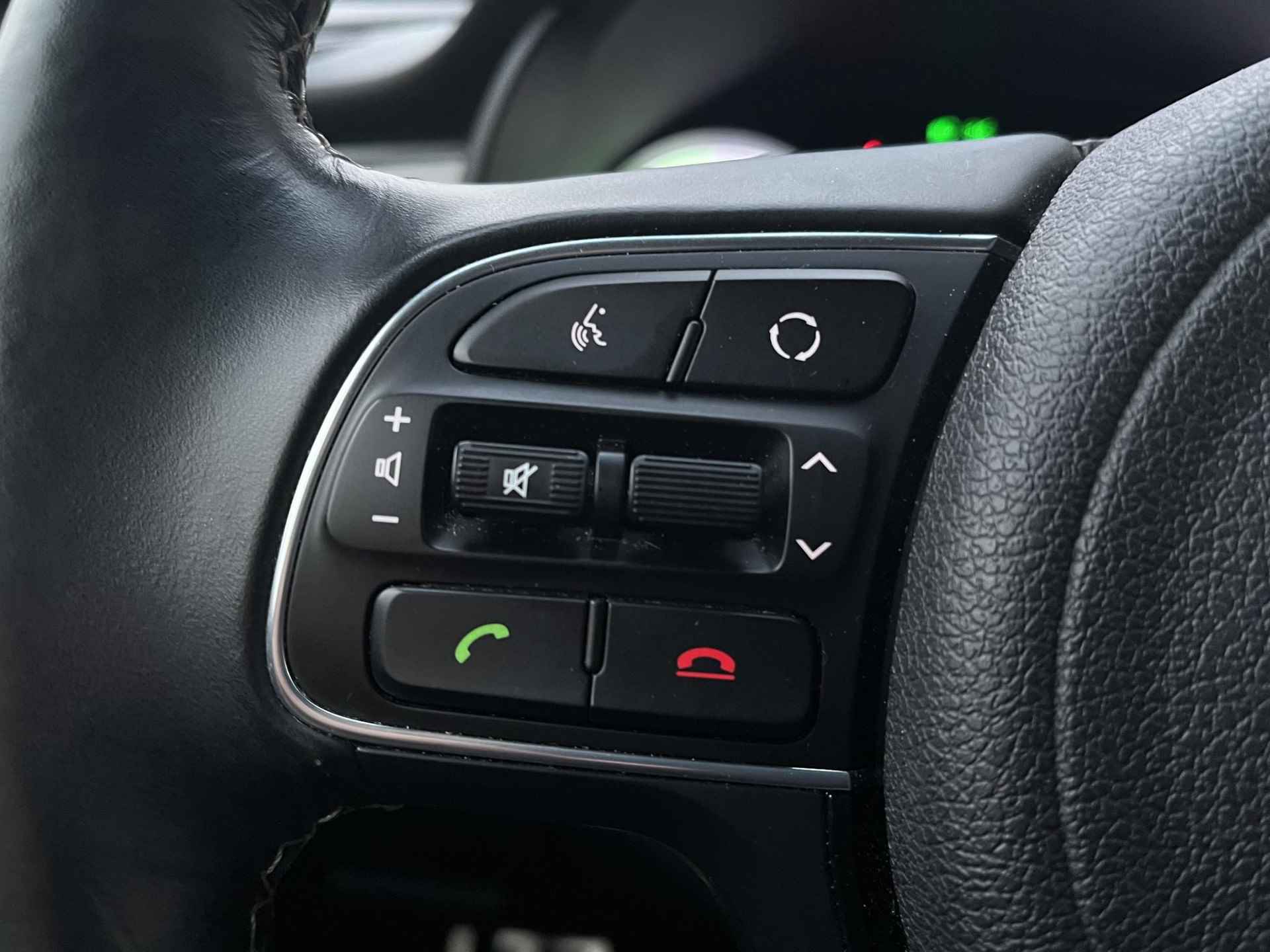 Kia Niro 1.6 GDi Hybrid DynamicPlusLine Adaptive Cruise control | Stuur/Stoelverwarming | Camera | Navigatie | Winterset | Volledige Onderhoud | PDC | - 18/33