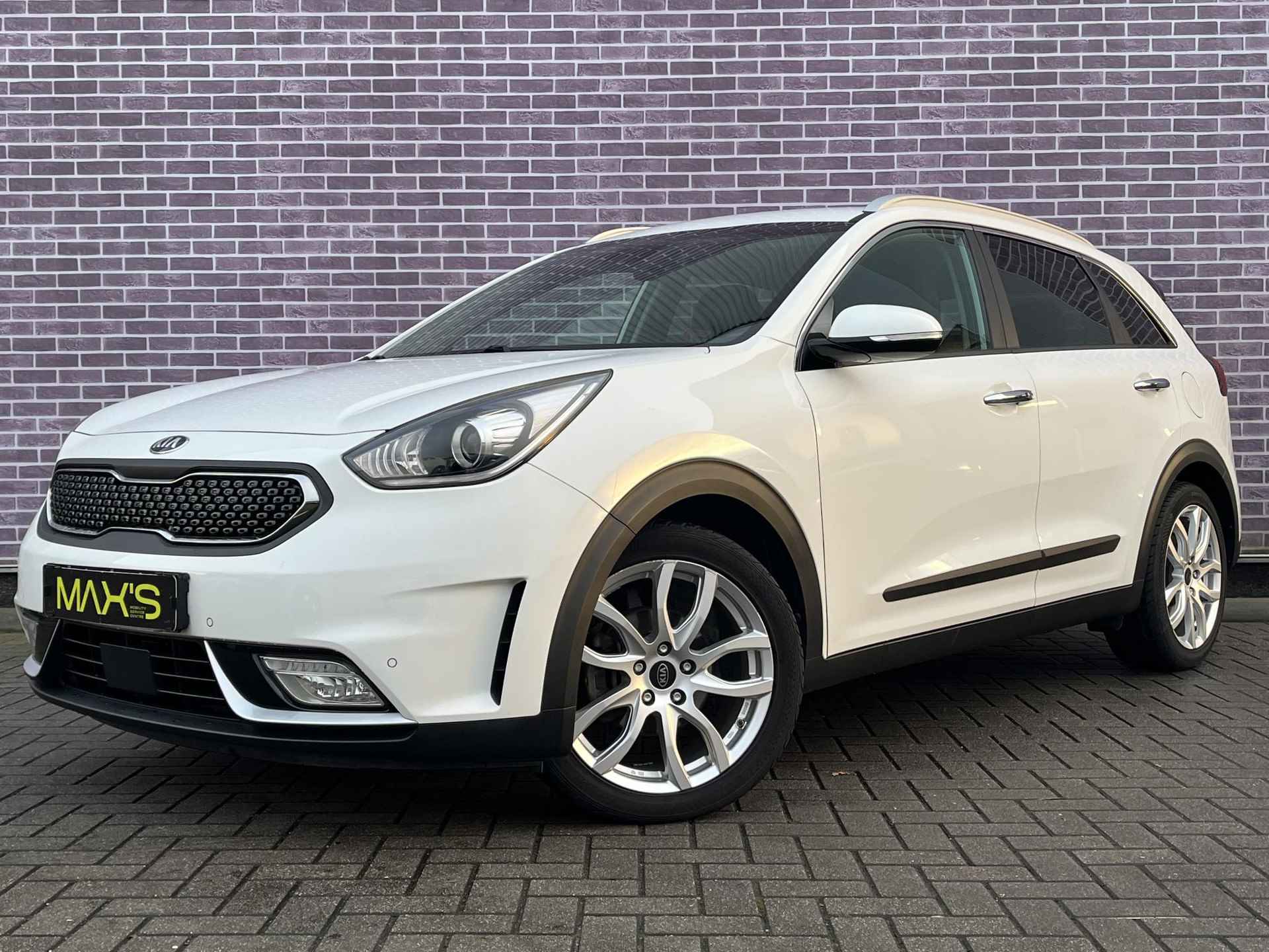 Kia Niro 1.6 GDi Hybrid DynamicPlusLine Adaptive Cruise control | Stuur/Stoelverwarming | Camera | Navigatie | Winterset | Volledige Onderhoud | PDC | - 29/33