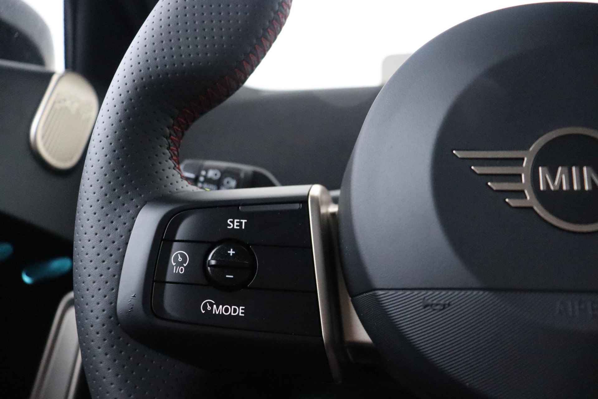 Mini Mini Aceman SE John Cooper Works 54.2 kWh Pakket XL / Stoelverwarming / Elektrische stoelen / Navigatie - 16/29