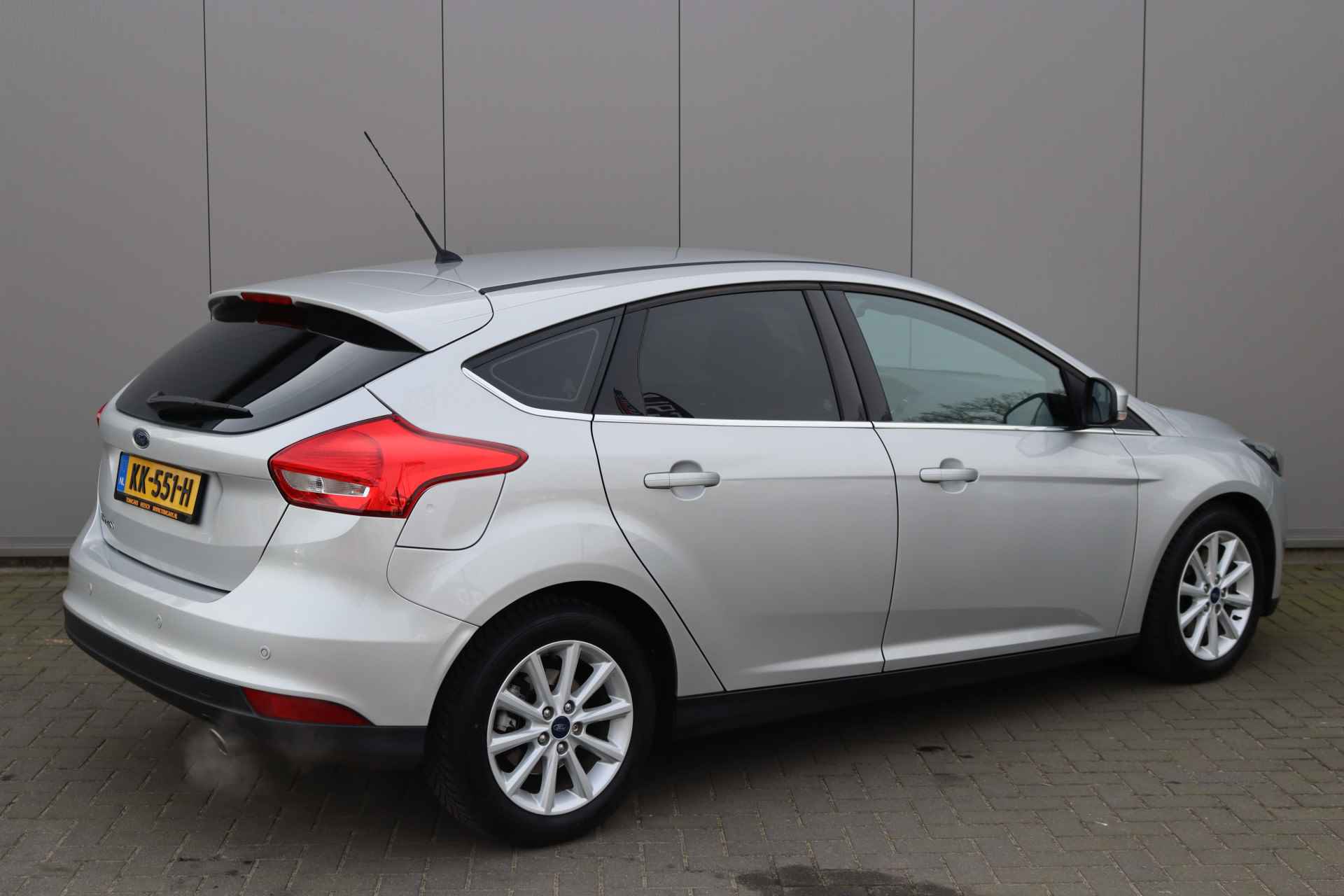 Ford Focus 1.5 EcoB. 150PK Automaat Titanium Navigatie/Cruise-control/Winter-pack/Climate-control - 5/31