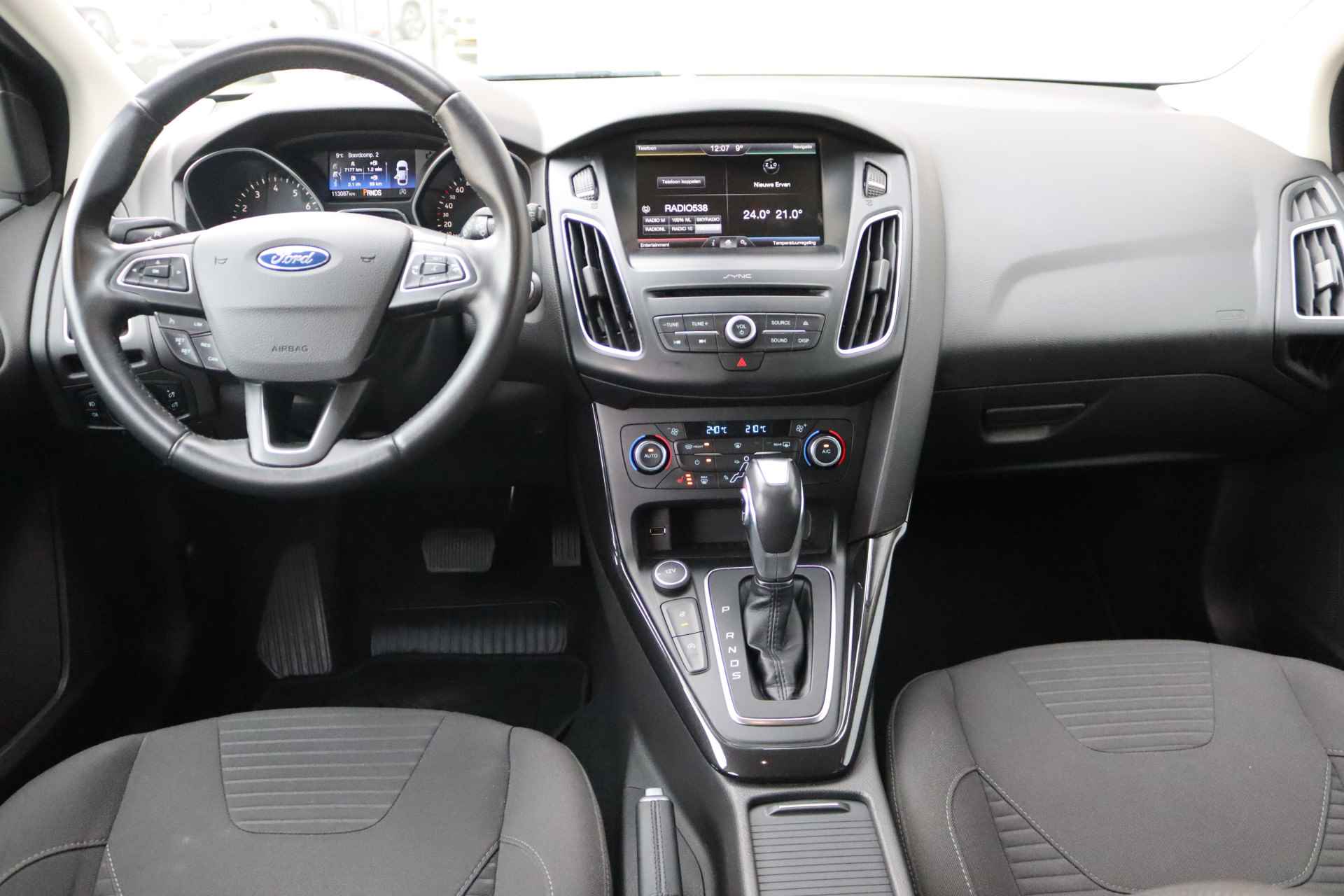 Ford Focus 1.5 EcoB. 150PK Automaat Titanium Navigatie/Cruise-control/Winter-pack/Climate-control - 6/31