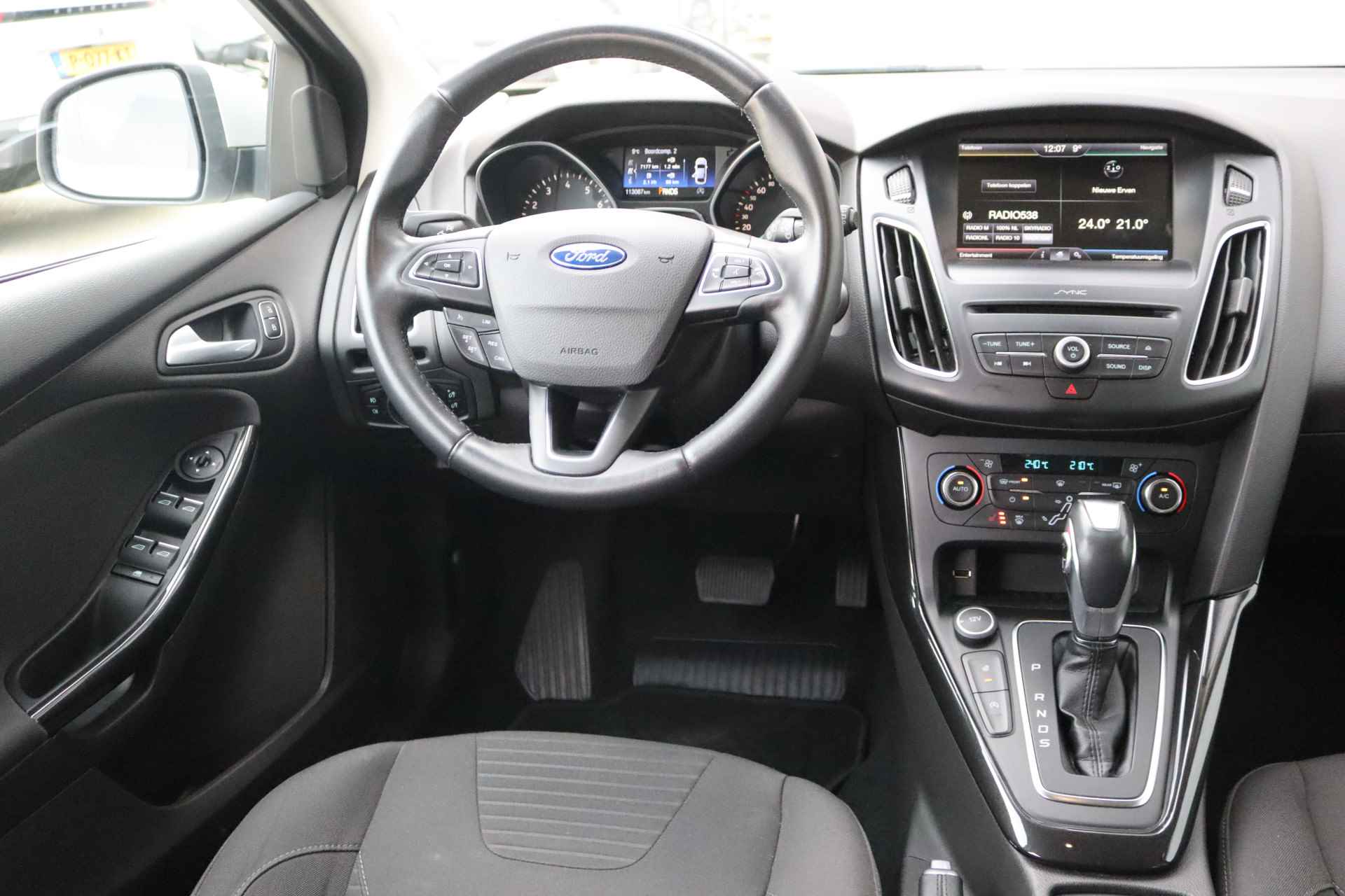 Ford Focus 1.5 EcoB. 150PK Automaat Titanium Navigatie/Cruise-control/Winter-pack/Climate-control - 15/31