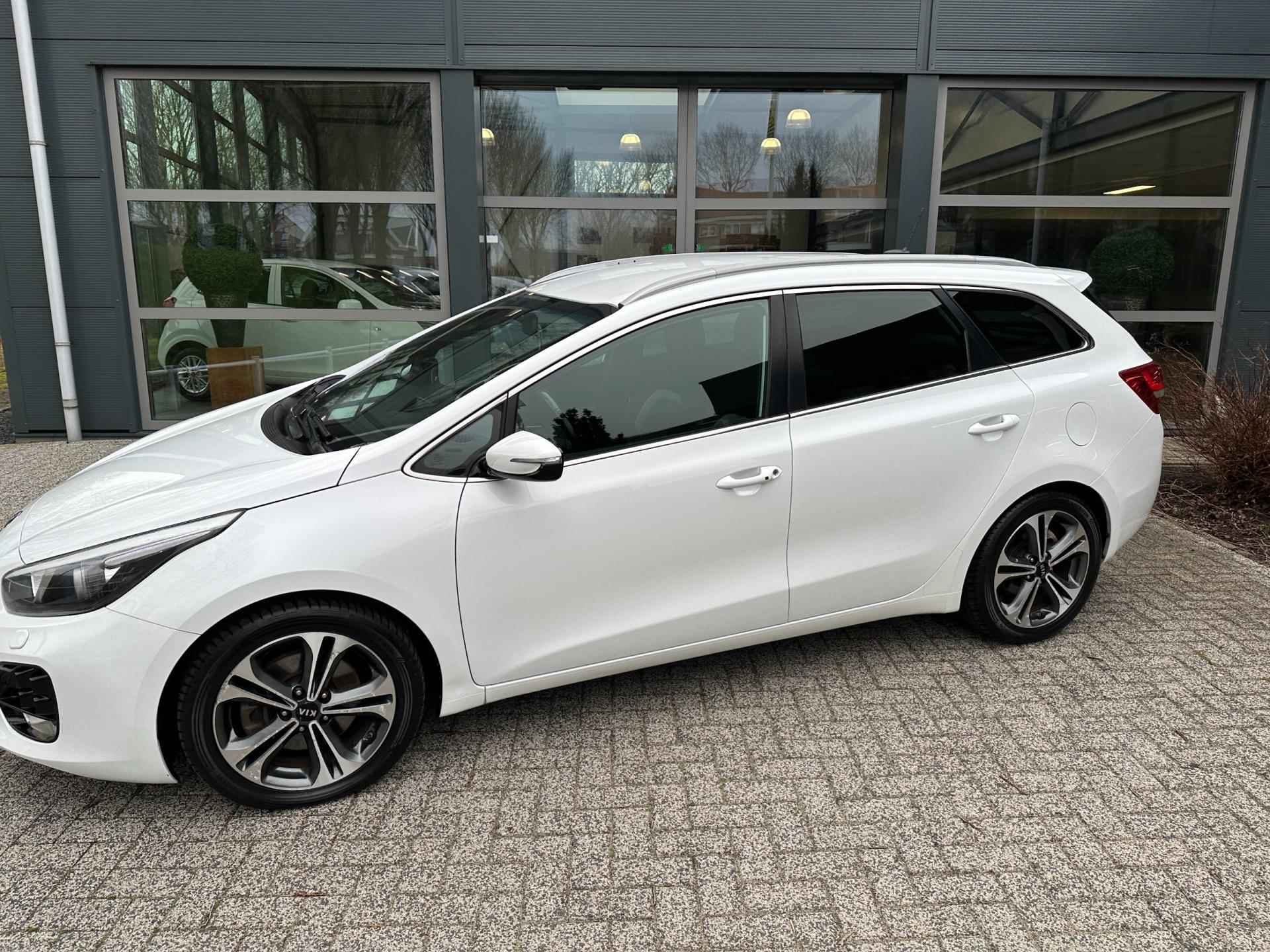 Kia Cee'd Sportswagon 1.0 T-GDi GT-Line - 3/29