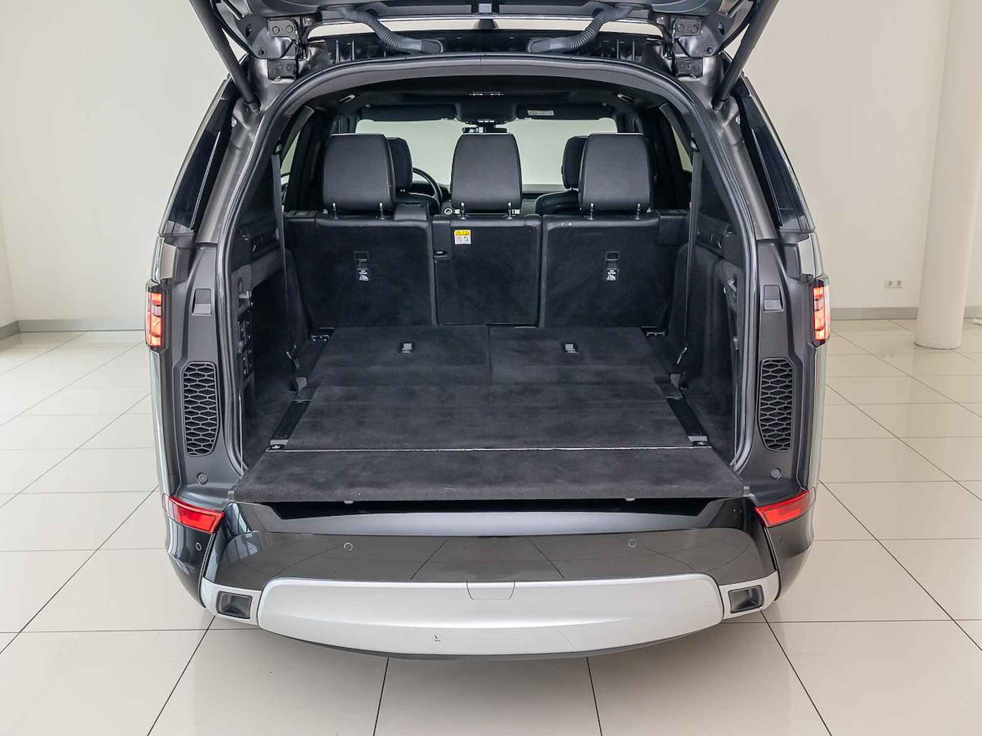 Land Rover Discovery 3.0 Td6 HSE Luxury 7p. | Trekhaak | 24 maanden garantie - 24/26