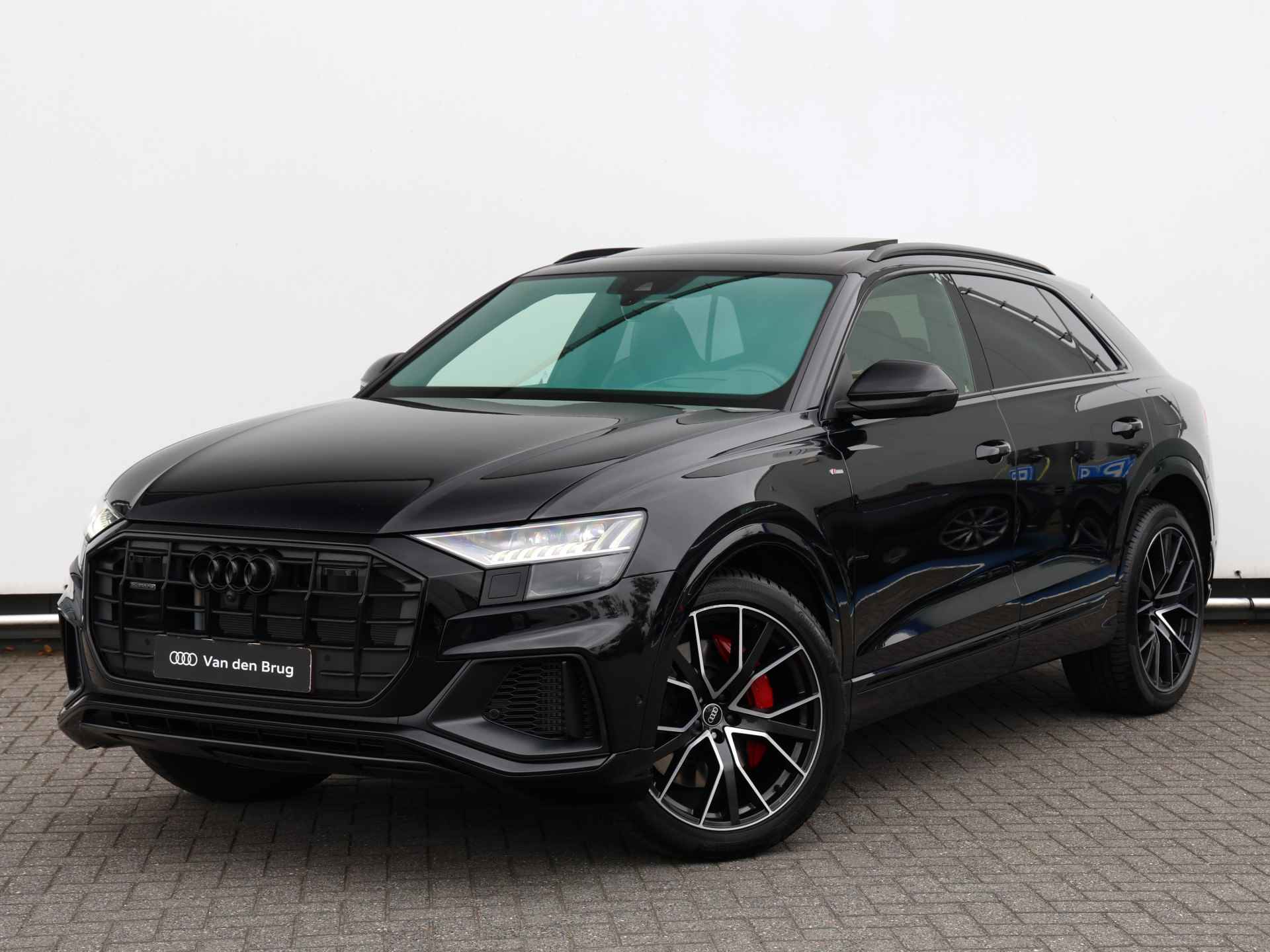 Audi Q8 55 TFSI e quattro Pro Line Plus 381pk | Pano | B&O | Servo | Supersportstoelen | Massage+ventilatie | Nachtzicht | Trekhaak | Head-up | Stuurverwarming | 360° camera | Adaptive Cruise | Dodehoek detectie - 12/60