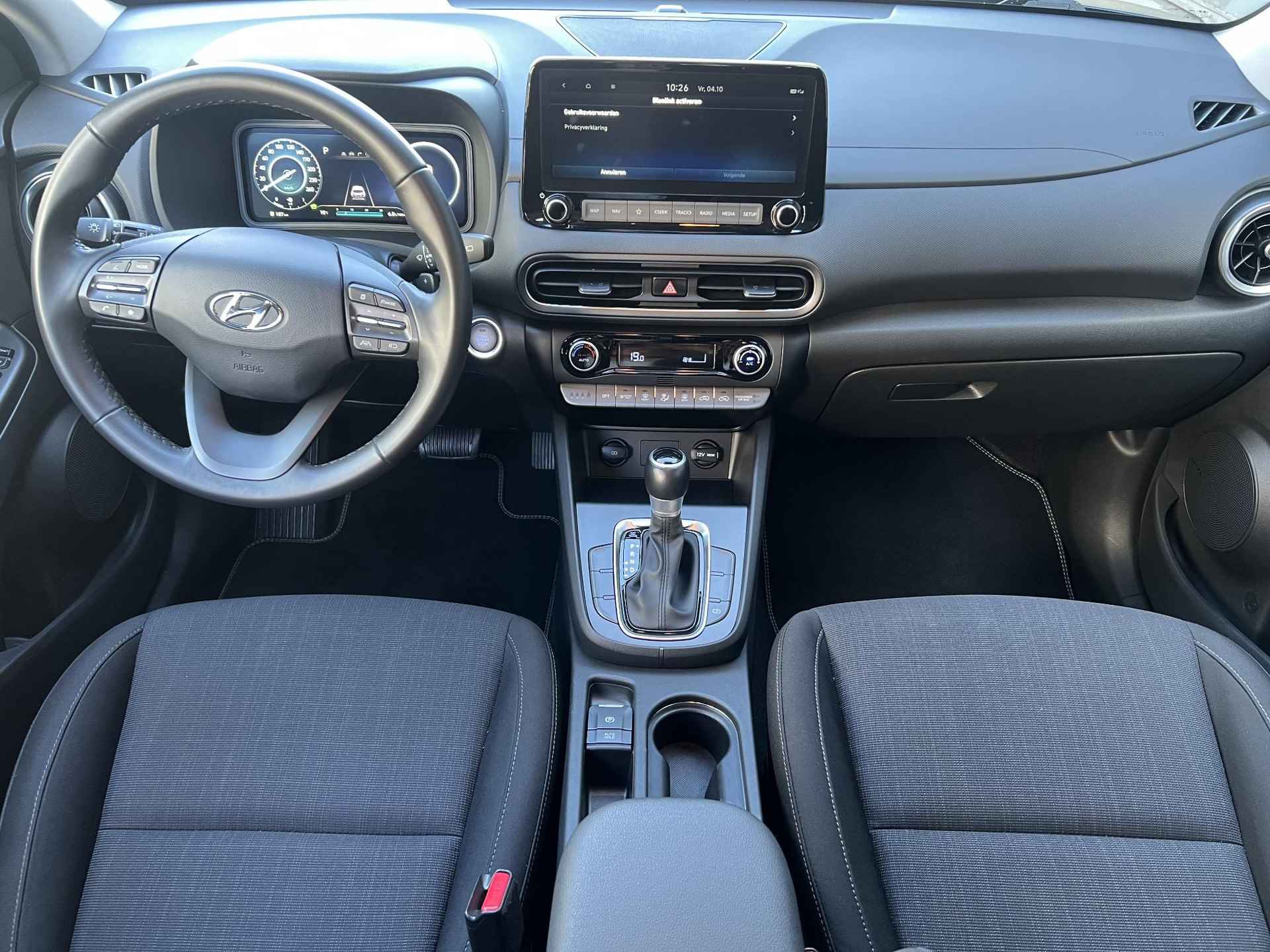 Hyundai Kona 1.6 GDI HEV Comfort Smart Automaat / Navigatie / Achteruitrijcamera / Cruise Control / All Season banden / Apple Carplay / Android Auto / DAB - 2/33