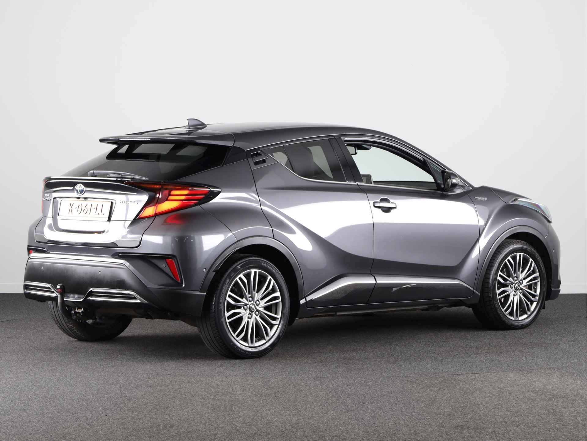 Toyota C-HR 2.0 Hybrid Executive | JBL | Navigatie | Camera | Climate Control | Parkeer Ass. | Cruise Control Adaptief | Stoelverwarming | - 15/43