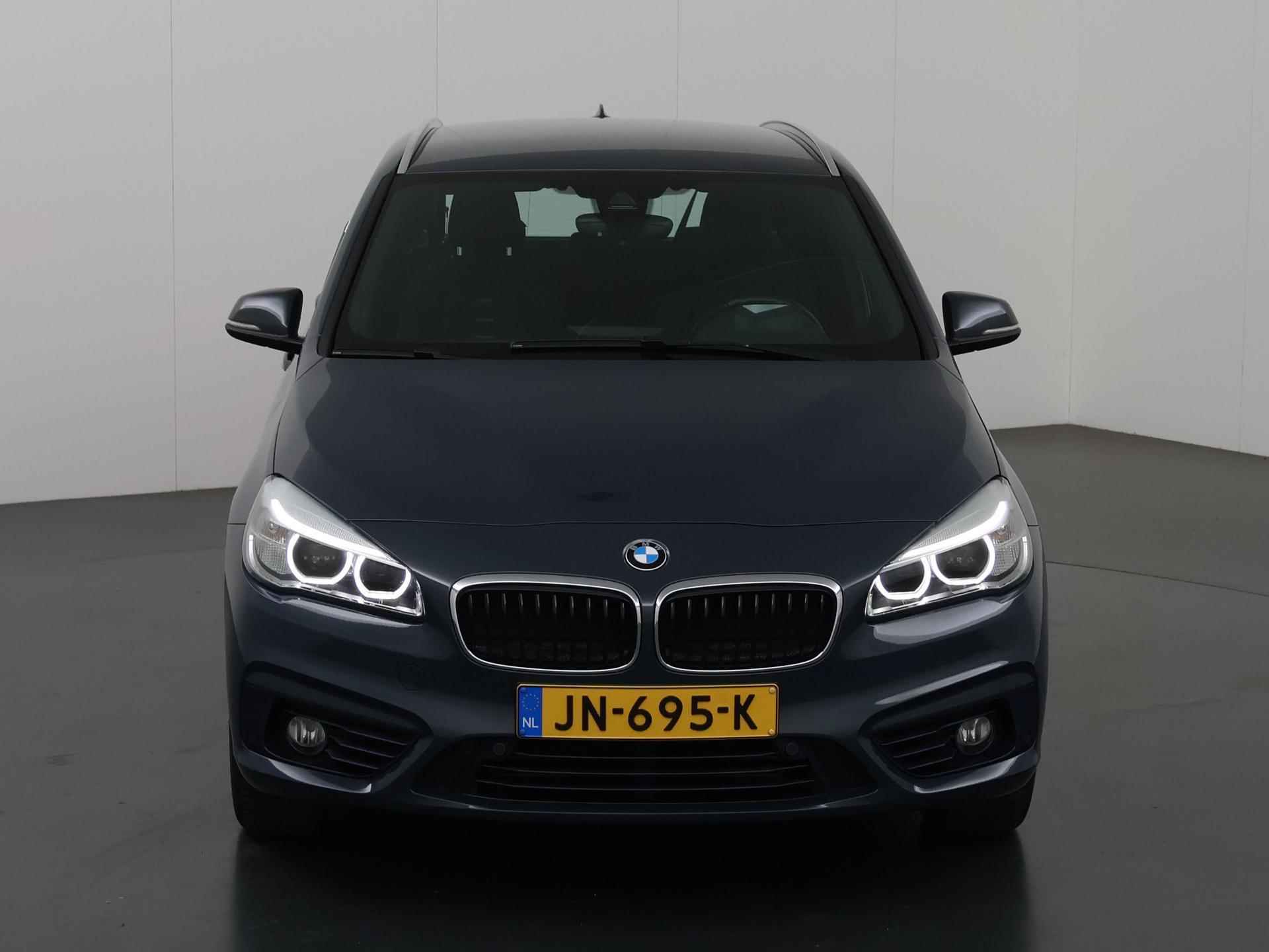 BMW 2-serie Active Tourer 218i Centennial Executive | Navigatie | Keyless Go | Climate control | Parkeersensoren | Trekhaak | HUD | Sportstoelen | - 4/38