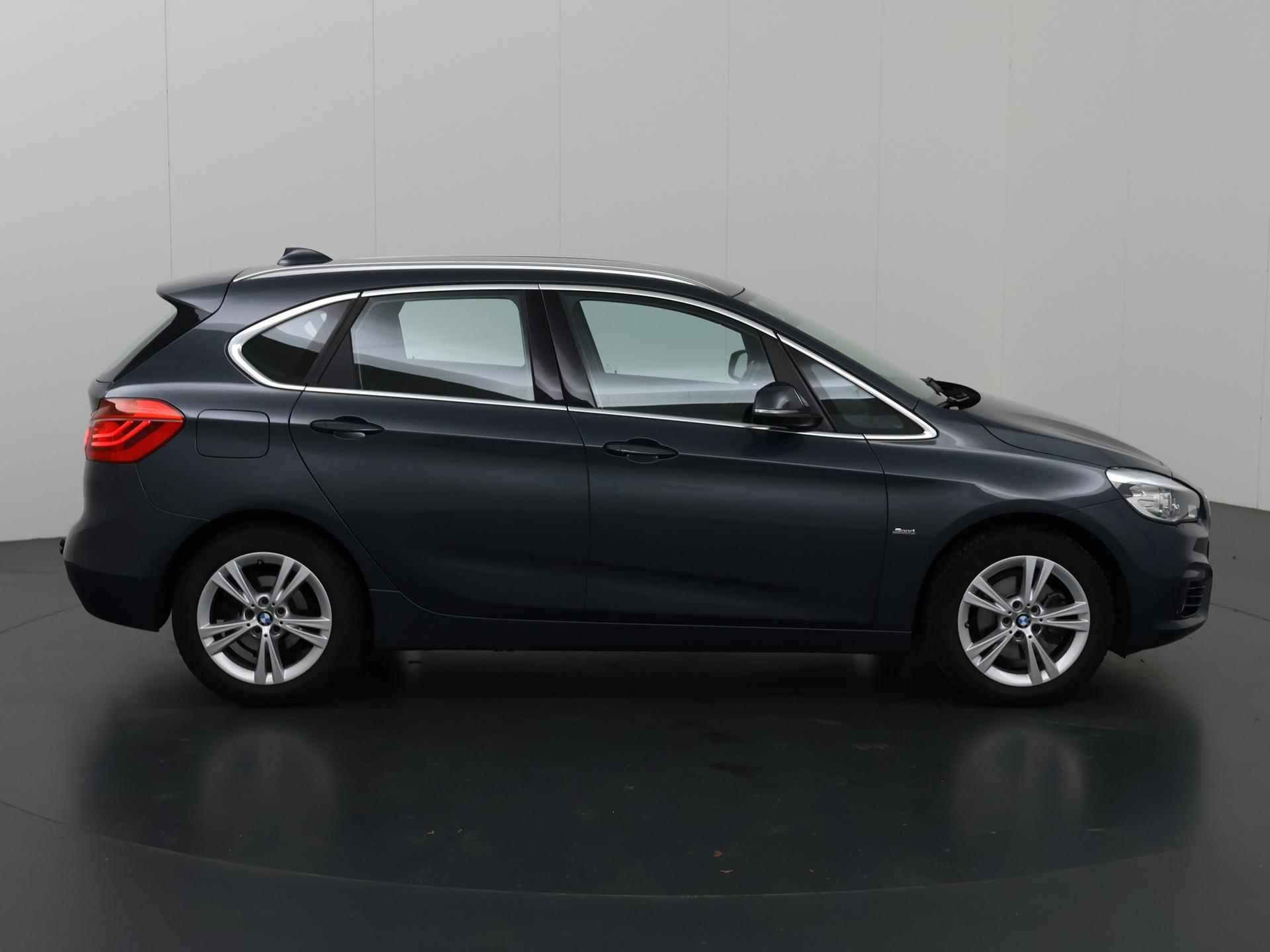 BMW 2-serie Active Tourer 218i Centennial Executive | Navigatie | Keyless Go | Climate control | Parkeersensoren | Trekhaak | HUD | Sportstoelen | - 7/38