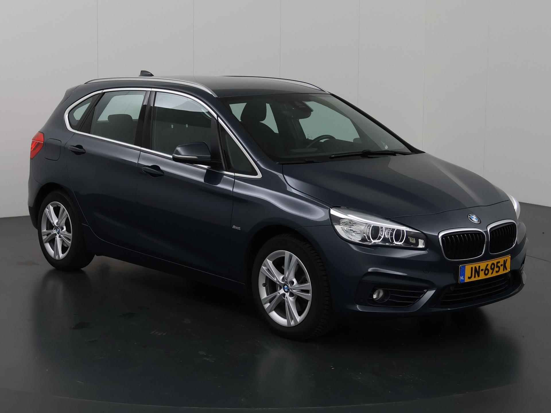 BMW 2-serie Active Tourer 218i Centennial Executive | Navigatie | Keyless Go | Climate control | Parkeersensoren | Trekhaak | HUD | Sportstoelen | - 23/38