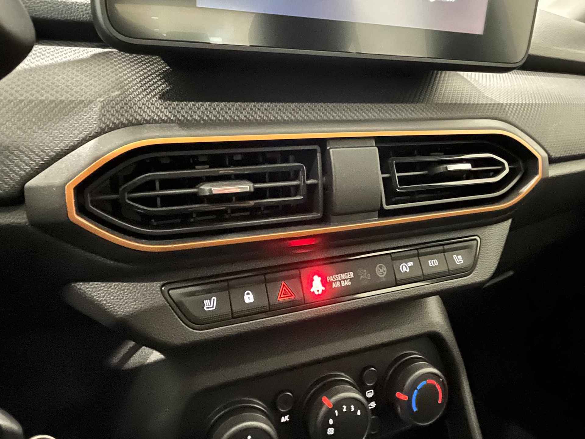 Dacia Sandero Stepway 1.0 TCe 90 Essential | Apple Carplay | Parkeersensoren | Stoelverwarming - 32/34