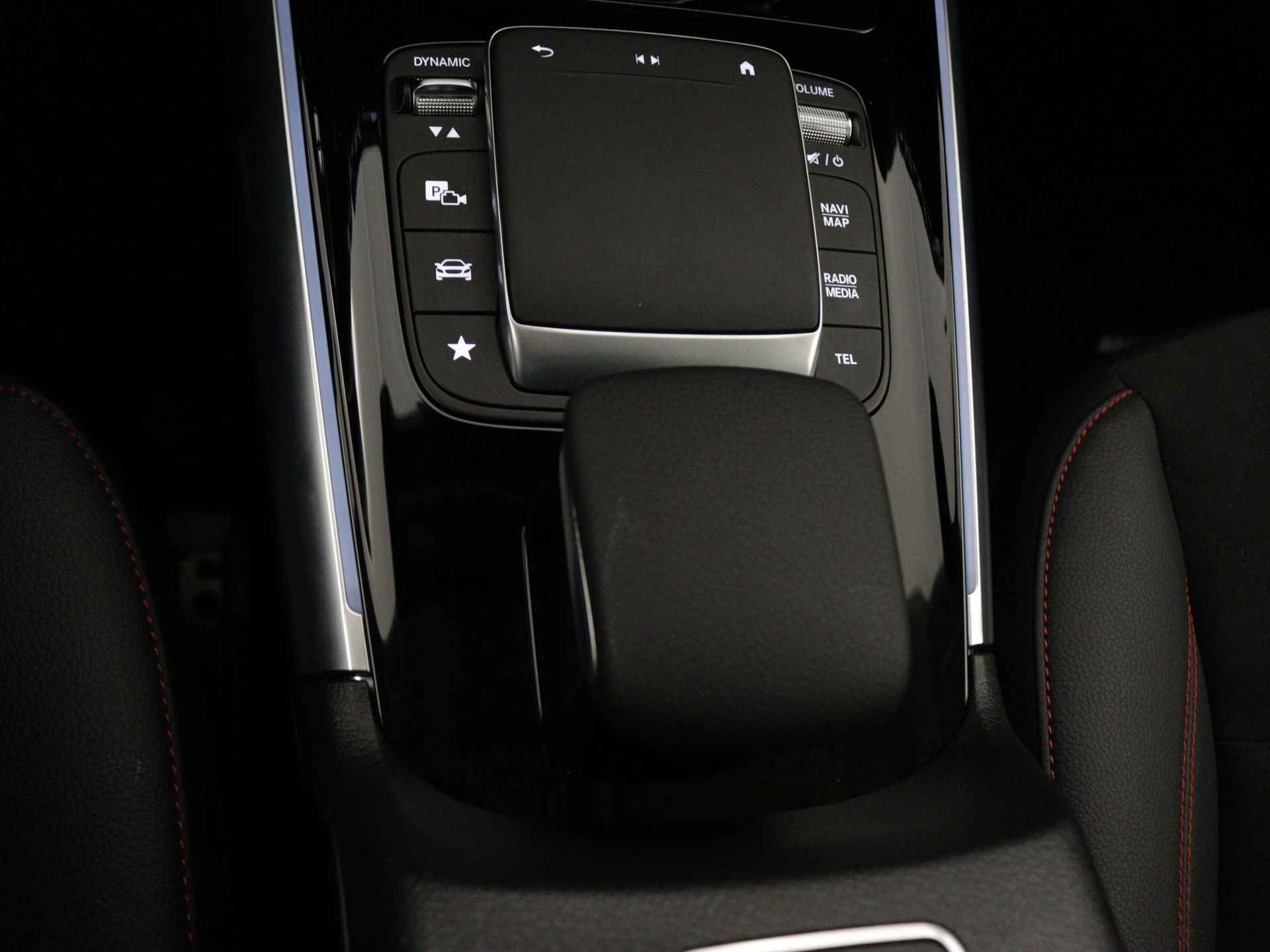 Mercedes-Benz B-Klasse 250 e AMG Line Limited Multispaaks lichtmetalen velgen | MBUX wide screen | Navigatie | Parking support | Inclusief 24 maanden Mercedes-Benz Certified garantie voor Europa. | - 13/45