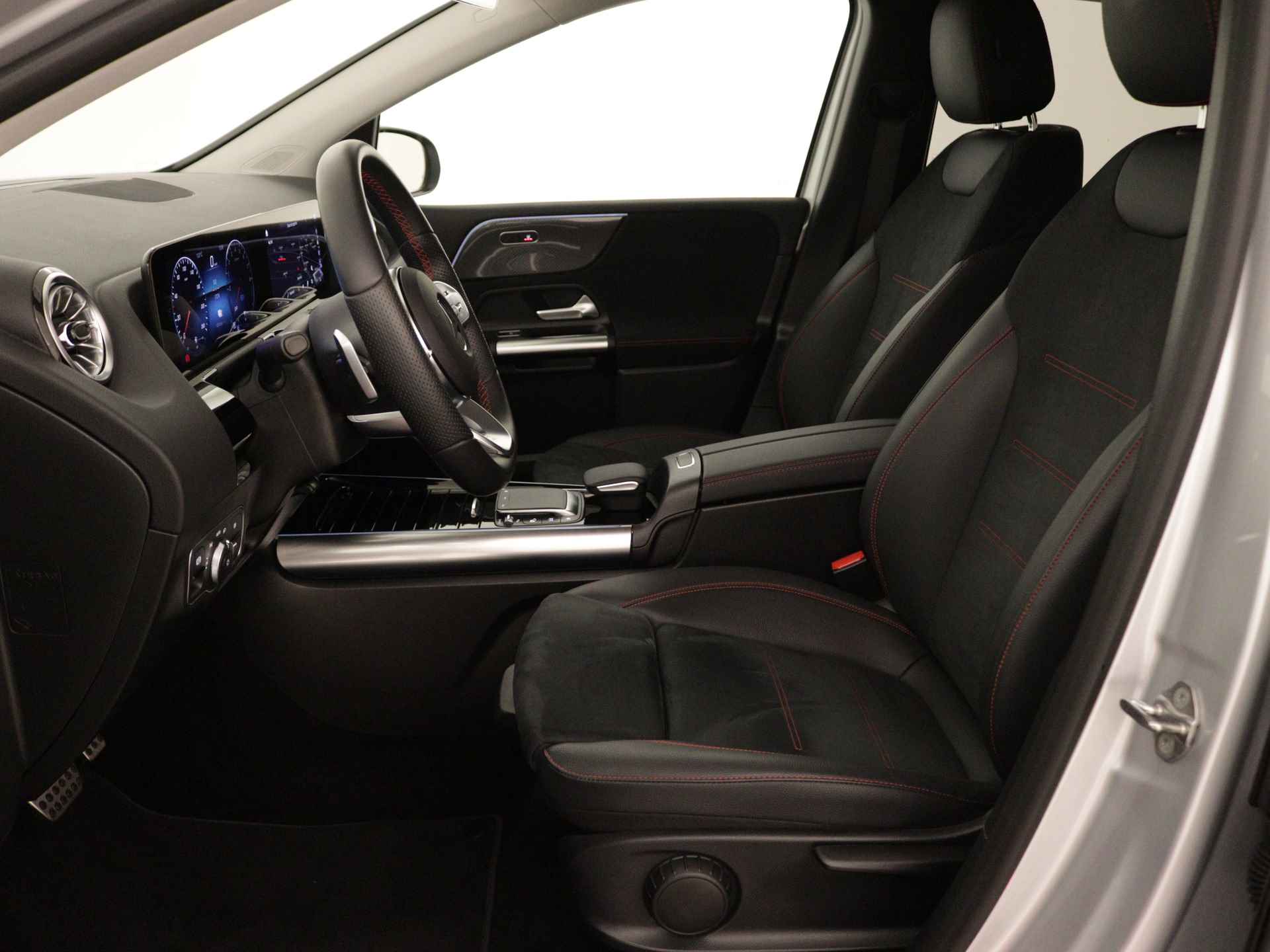 Mercedes-Benz B-Klasse 250 e AMG Line Limited Multispaaks lichtmetalen velgen | MBUX wide screen | Navigatie | Parking support | Inclusief 24 maanden Mercedes-Benz Certified garantie voor Europa. | - 20/45