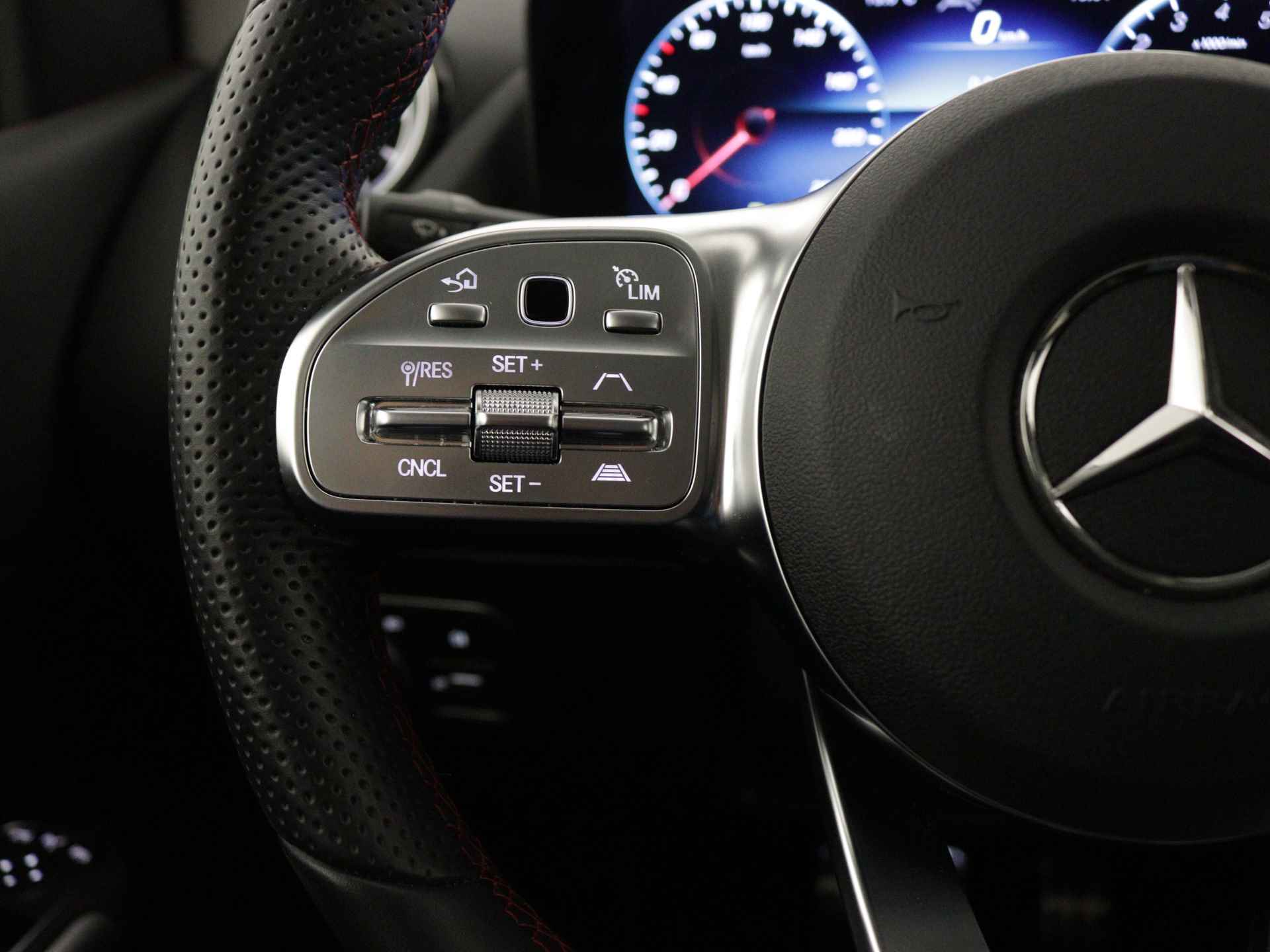 Mercedes-Benz B-Klasse 250 e AMG Line Limited Multispaaks lichtmetalen velgen | MBUX wide screen | Navigatie | Parking support | Inclusief 24 maanden Mercedes-Benz Certified garantie voor Europa. | - 22/45