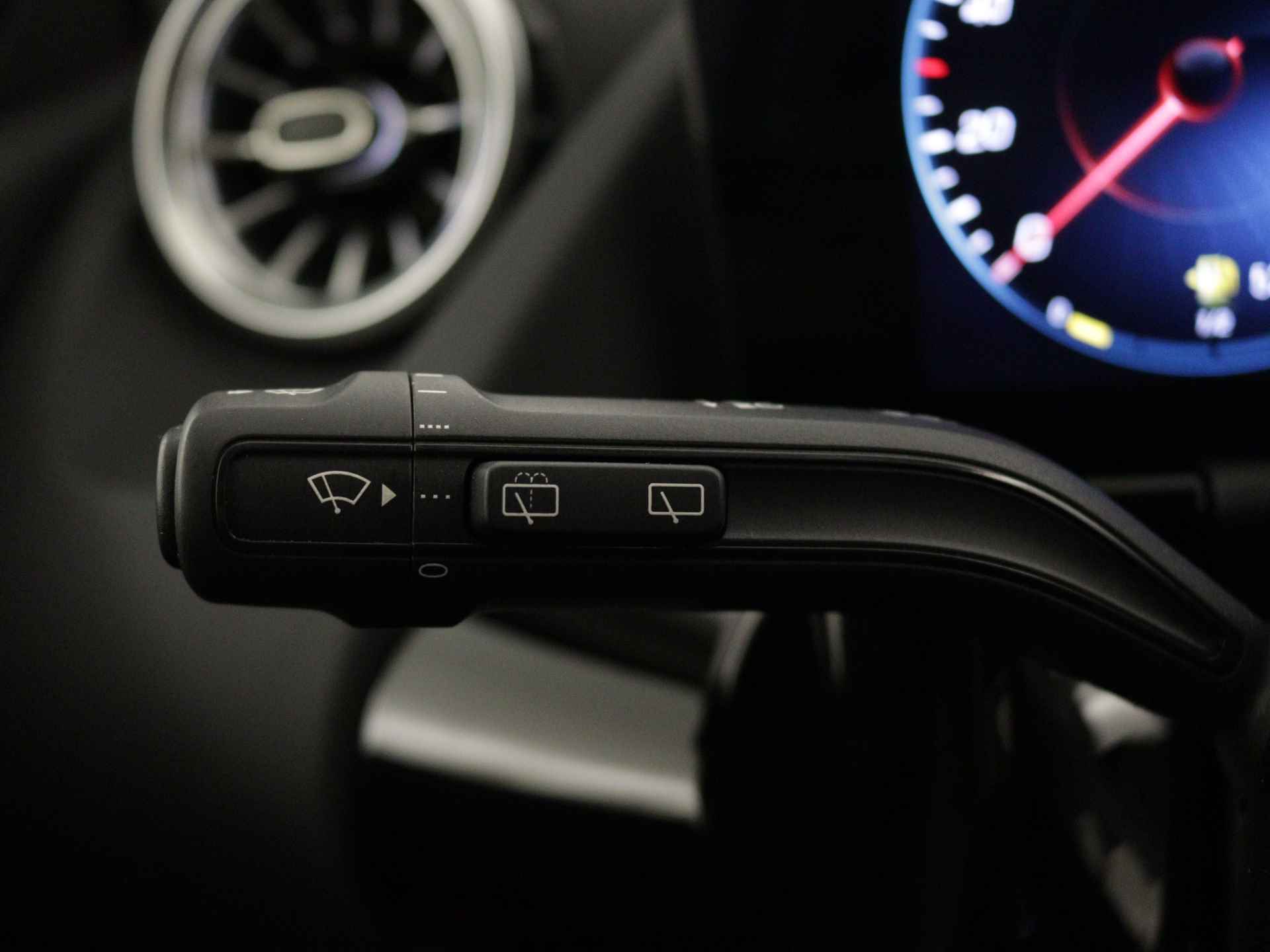 Mercedes-Benz B-Klasse 250 e AMG Line Limited Multispaaks lichtmetalen velgen | MBUX wide screen | Navigatie | Parking support | Inclusief 24 maanden Mercedes-Benz Certified garantie voor Europa. | - 24/45