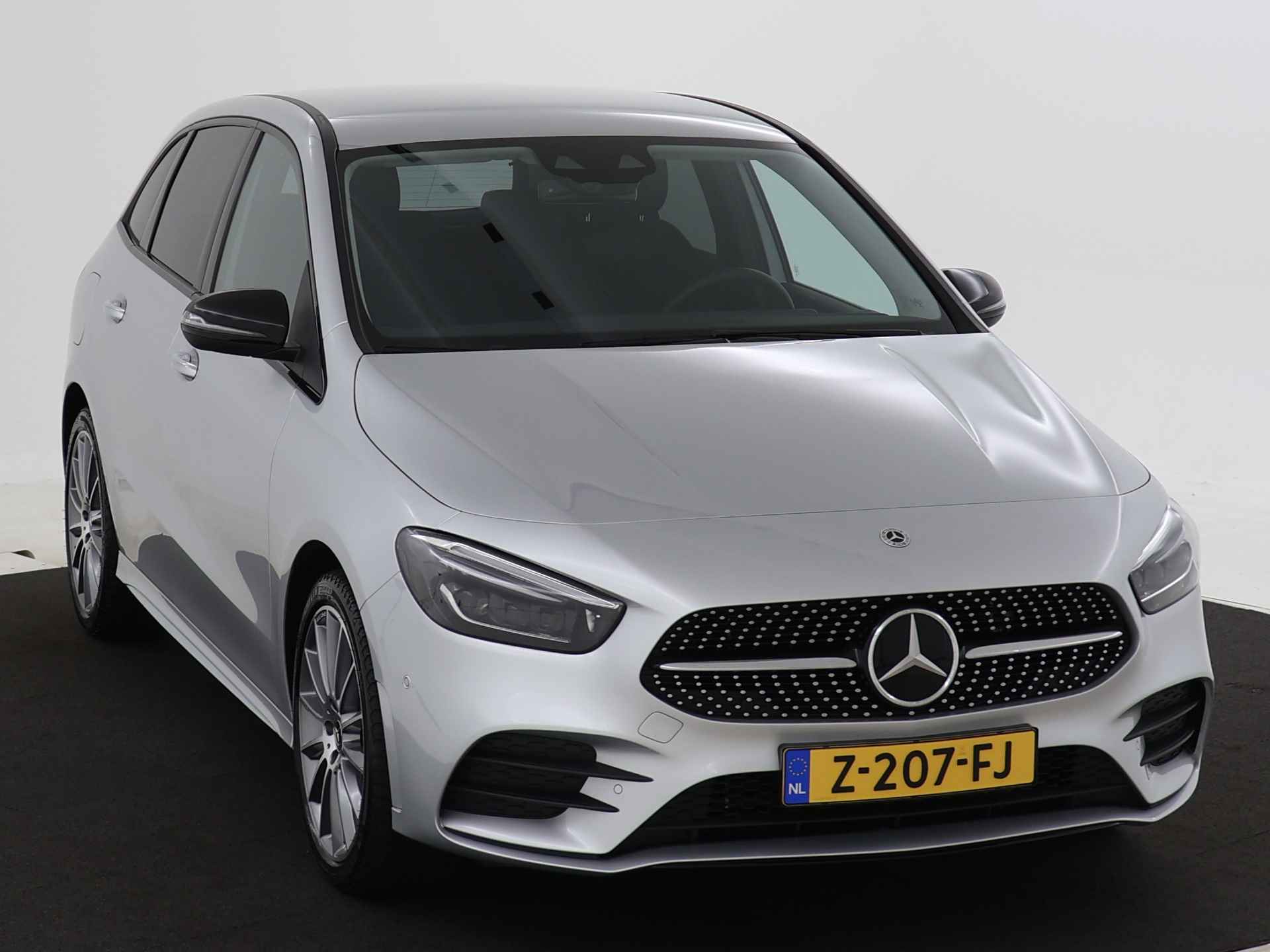Mercedes-Benz B-Klasse 250 e AMG Line Limited Multispaaks lichtmetalen velgen | MBUX wide screen | Navigatie | Parking support | Inclusief 24 maanden Mercedes-Benz Certified garantie voor Europa. | - 28/45